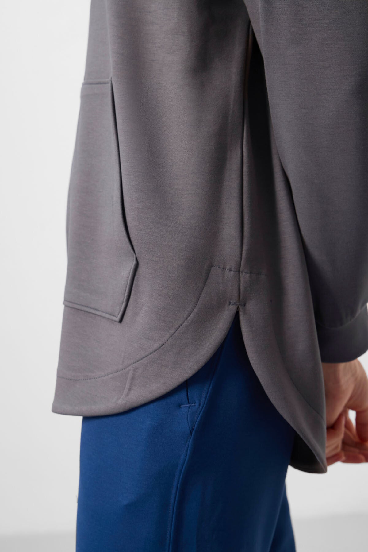 Koyu Gri Yumuşak Dokulu Kapüşonlu Oversize Kadın Tunik Sweatshirt - 97302