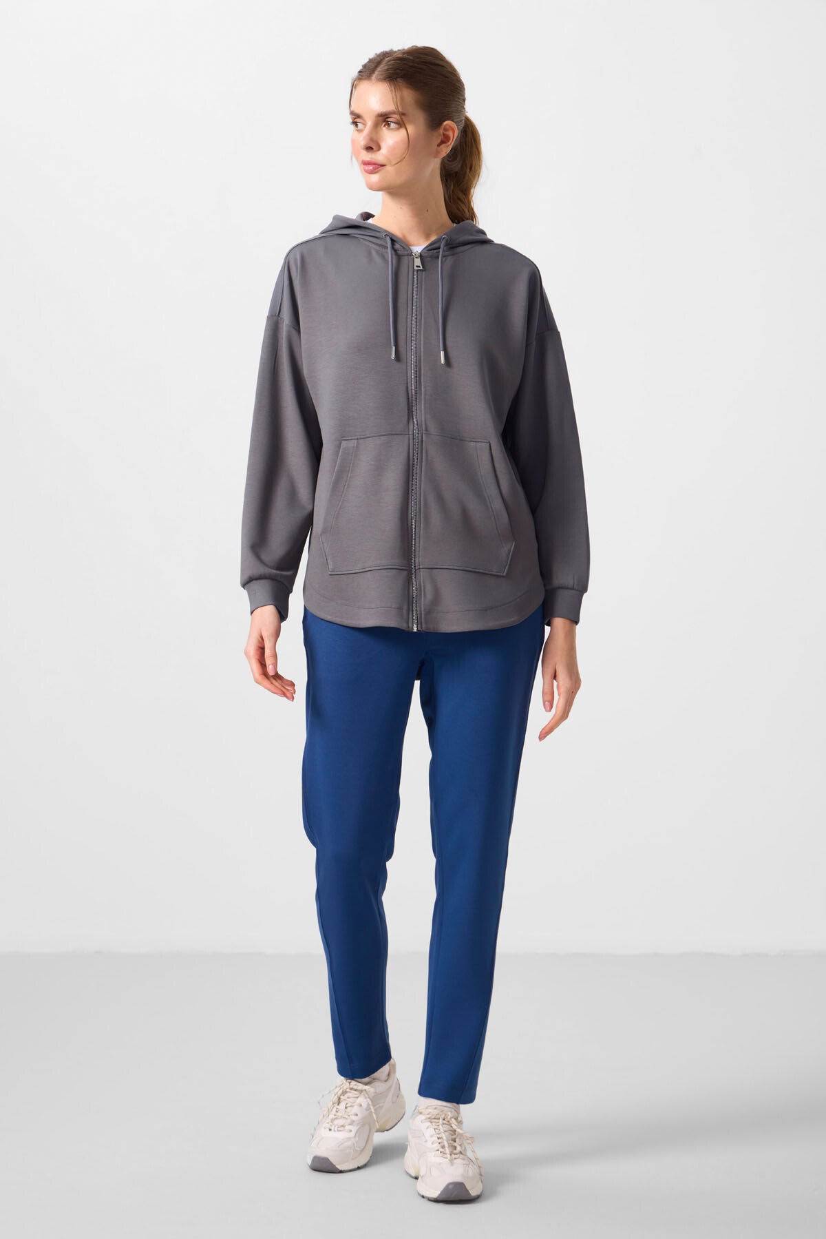 Koyu Gri Yumuşak Dokulu Kapüşonlu Oversize Kadın Tunik Sweatshirt - 97302