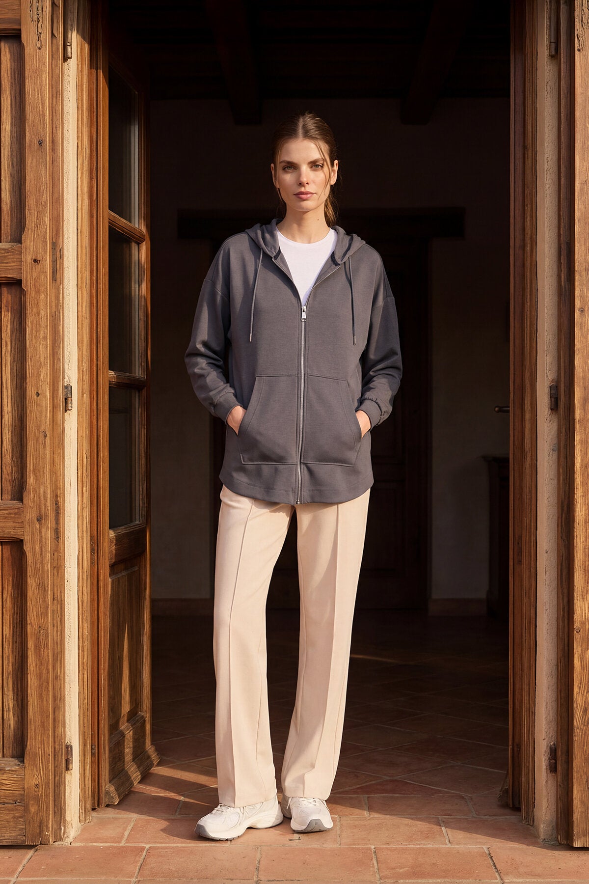 Koyu Gri Yumuşak Dokulu Kapüşonlu Oversize Kadın Tunik Sweatshirt - 97302