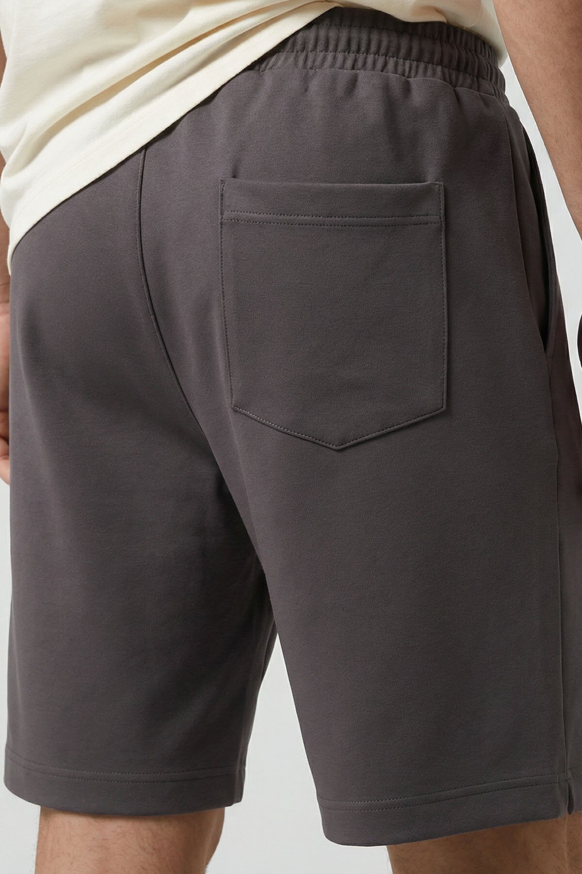 Koyu Gri Standart Fit Basic Arka Cepli Erkek Şort - 81314
