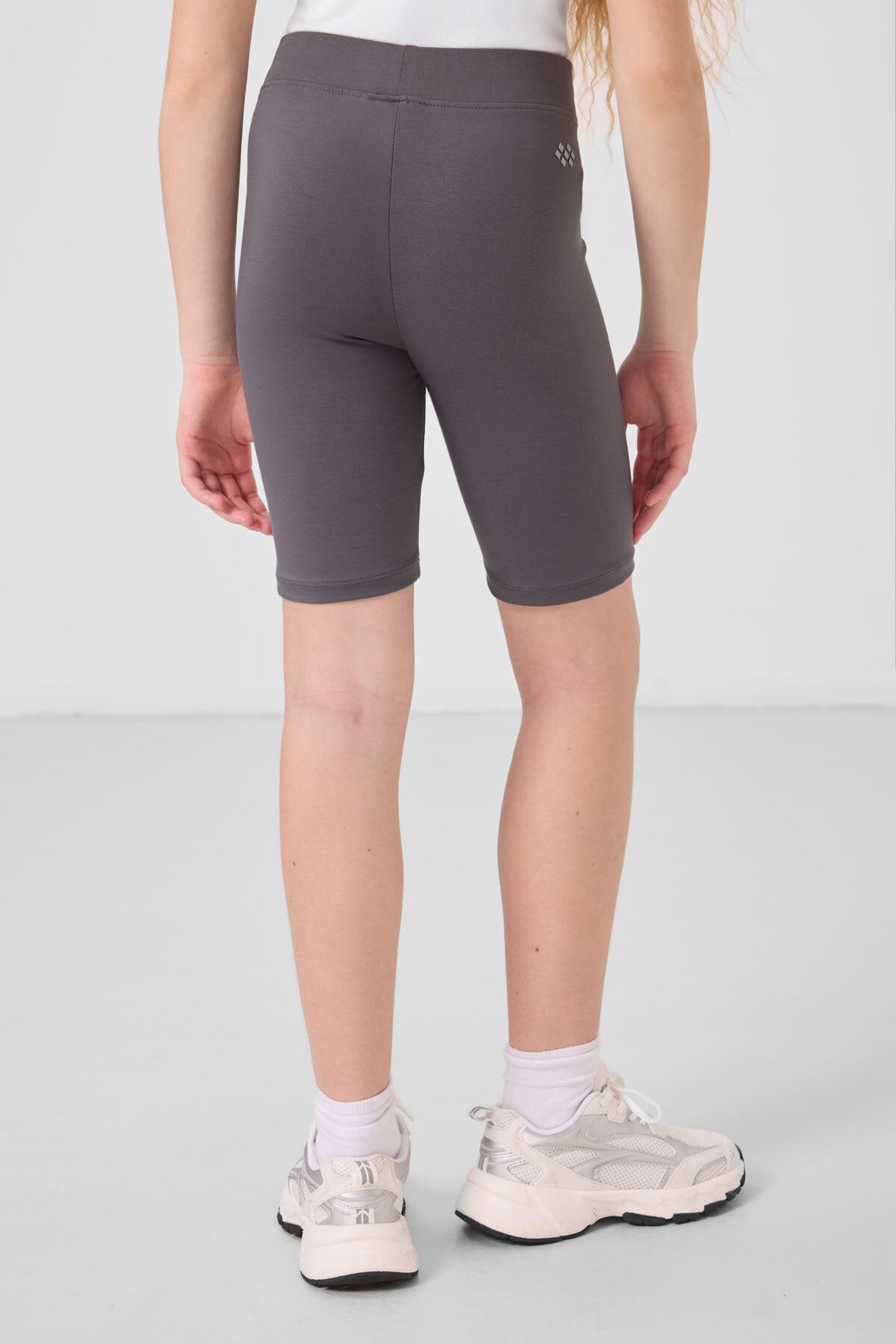 Koyu Gri Pamuklu Kısa Paça Standart Fit Basic Kız Çocuk Tayt - 75188