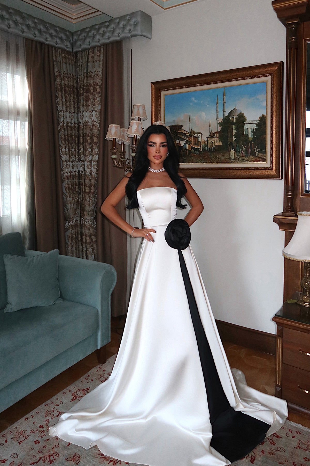 Krem Roseline Gül Detaylı Yırtmaçlı Abiye ATE-3718