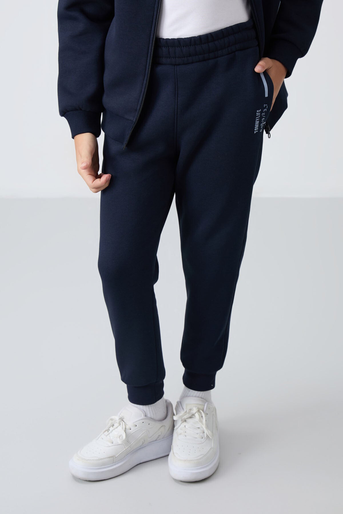 Lacivert Pamuklu Kalın İçi Tüylü Standart Fit Nakışlı Erkek Çocuk Eşofman Takım - 11240