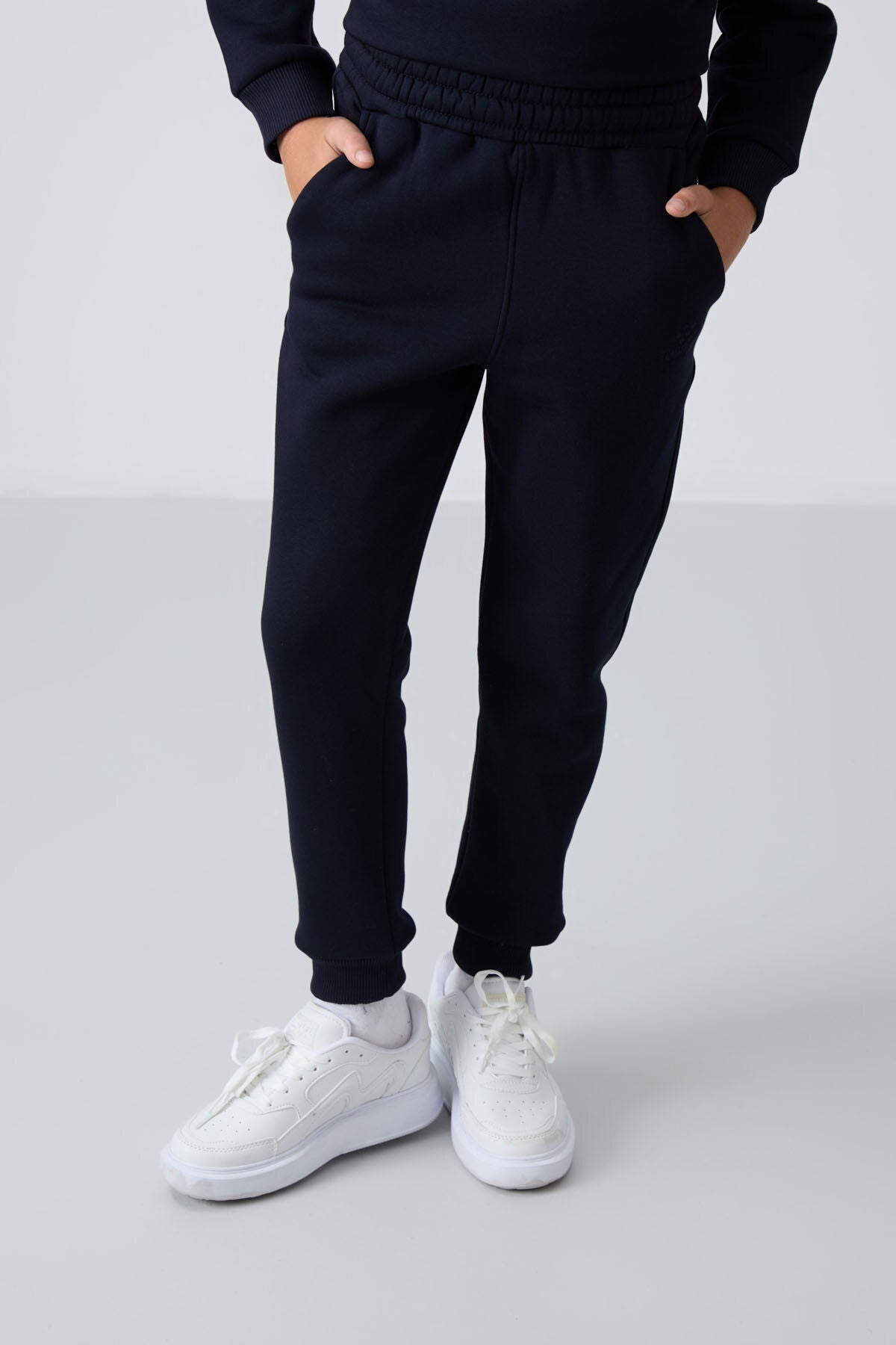 Lacivert Pamuklu Kalın İçi Tüylü Standart Fit Nakışlı Erkek Çocuk Eşofman Takım - 11249