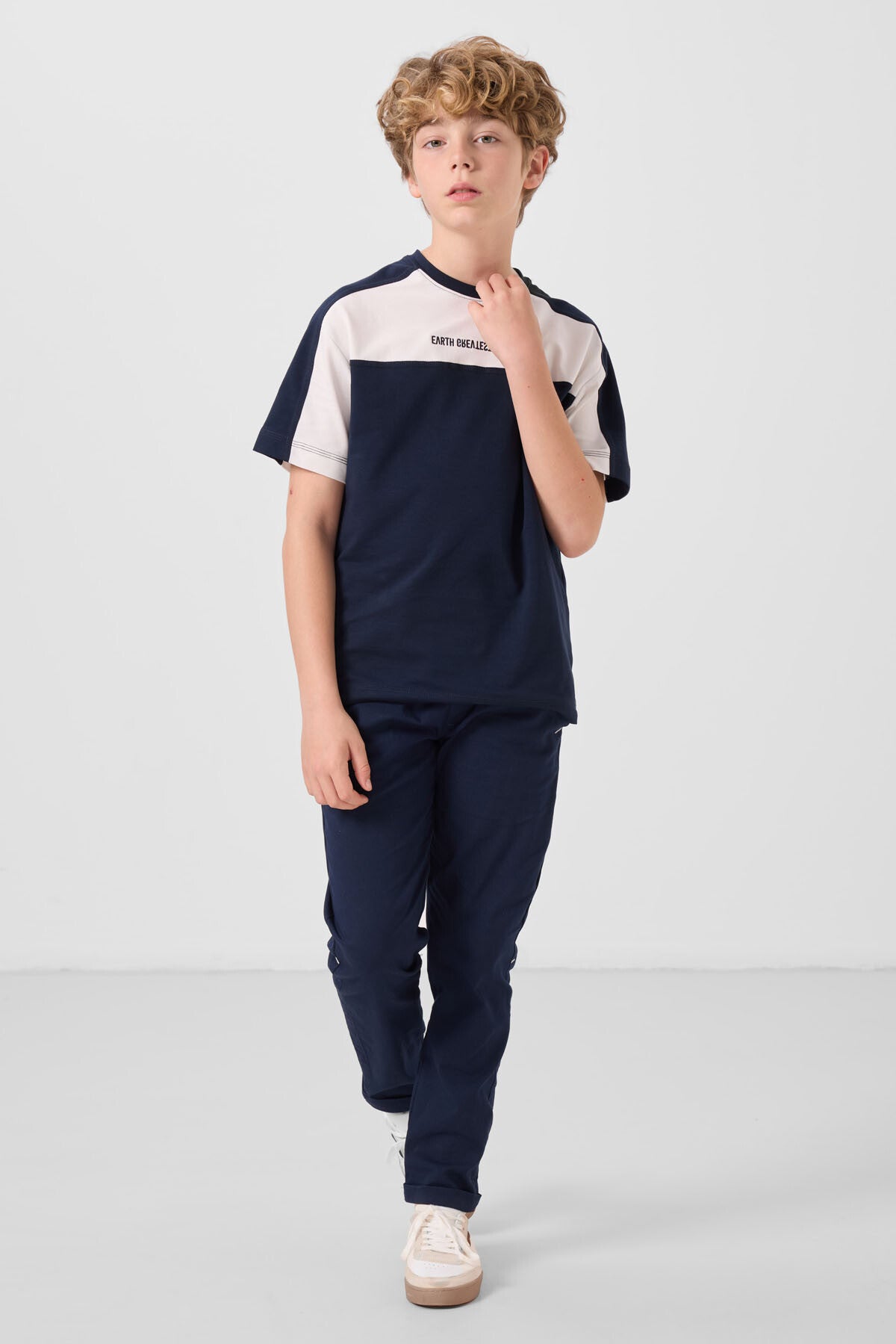 Lacivert Pamuklu Yumuşak Dokulu Oversize Fit Nakışlı Erkek Çocuk T-Shirt - 11290