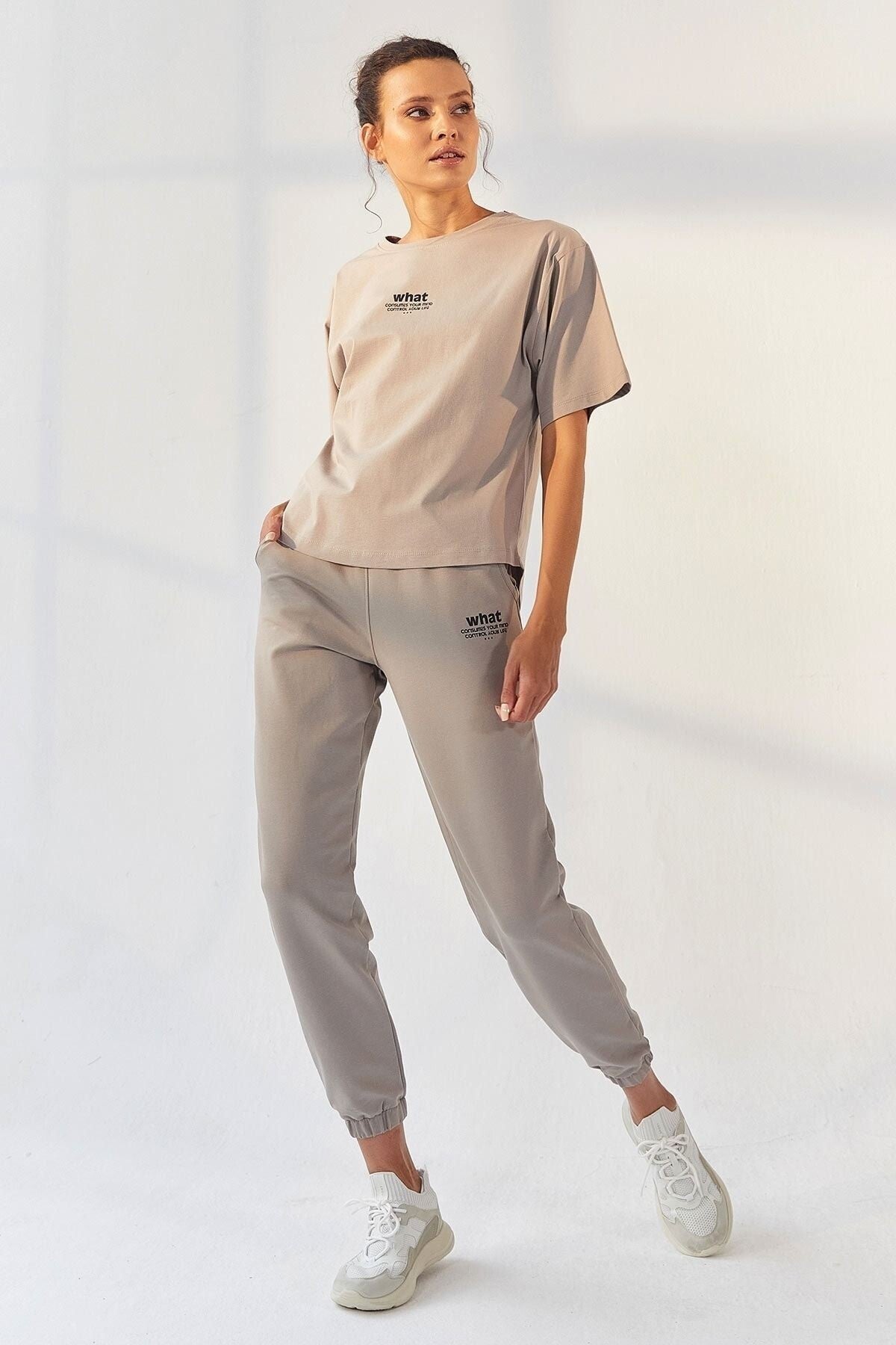 BAYAN OVERSIZE EŞOFMAN TAKIM T-SHIRT/LASTİKLİ JOGGER KOYU BEJ-KOYU BEJ
