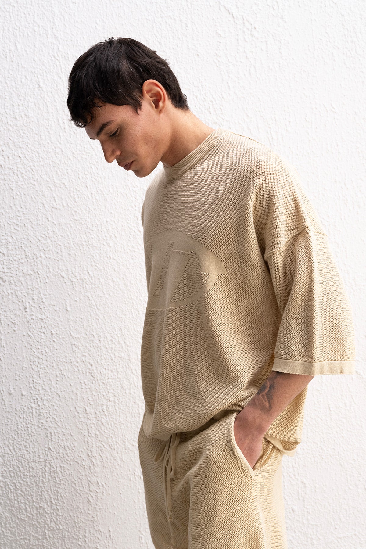 LOGO DETAYLI TRİKO BEJ T-SHIRT