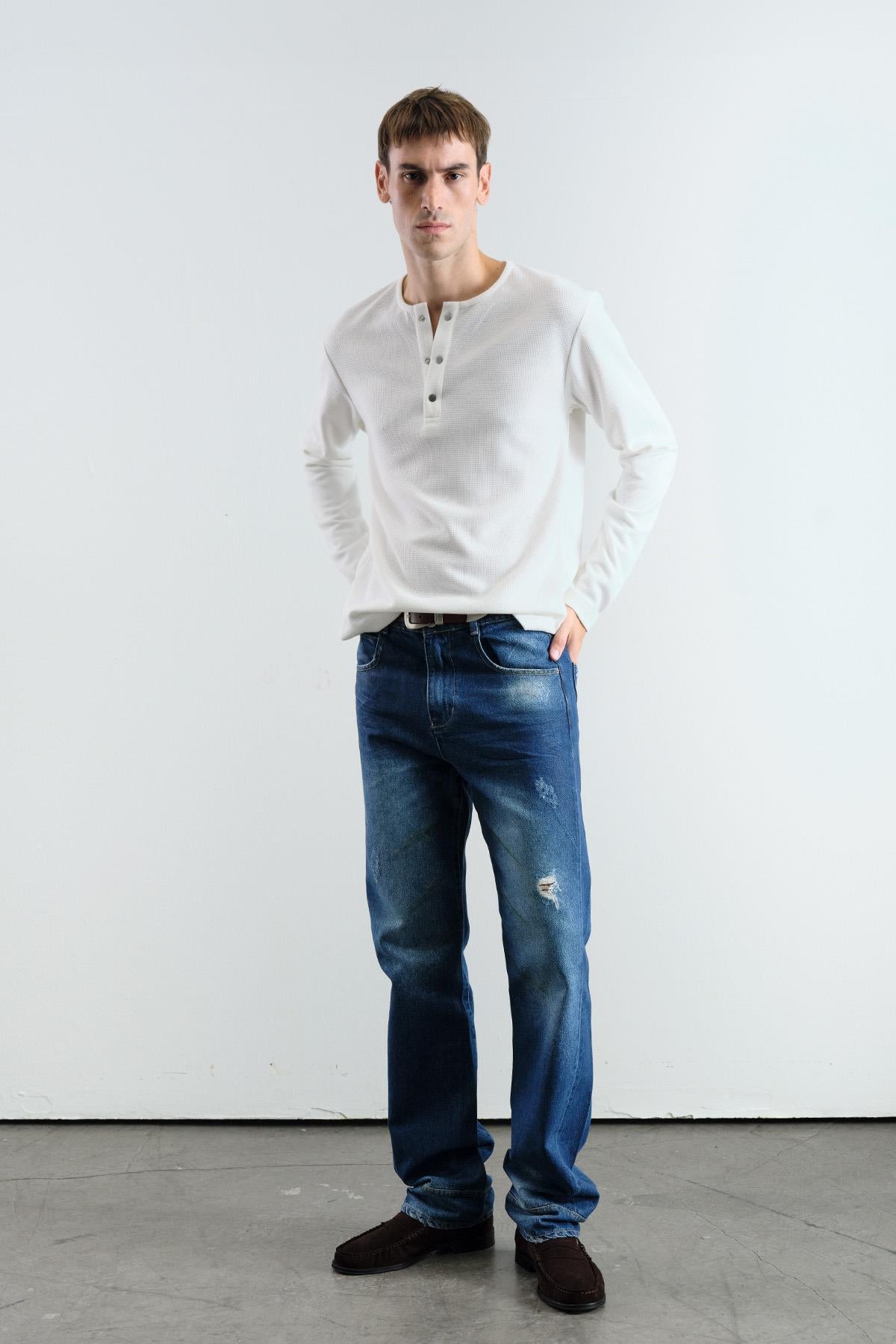 METAL ÇITÇITLI UZUN KOLLU BEYAZ T-SHIRT