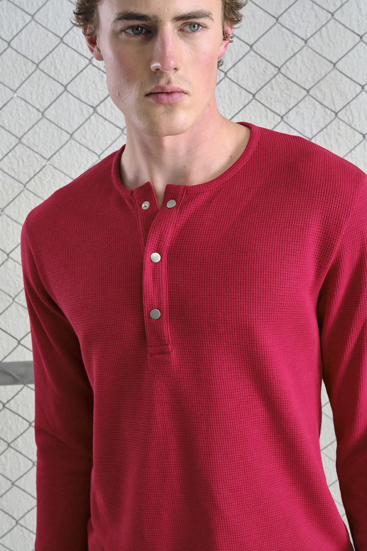 METAL ÇITÇITLI UZUN KOLLU BORDO T-SHIRT