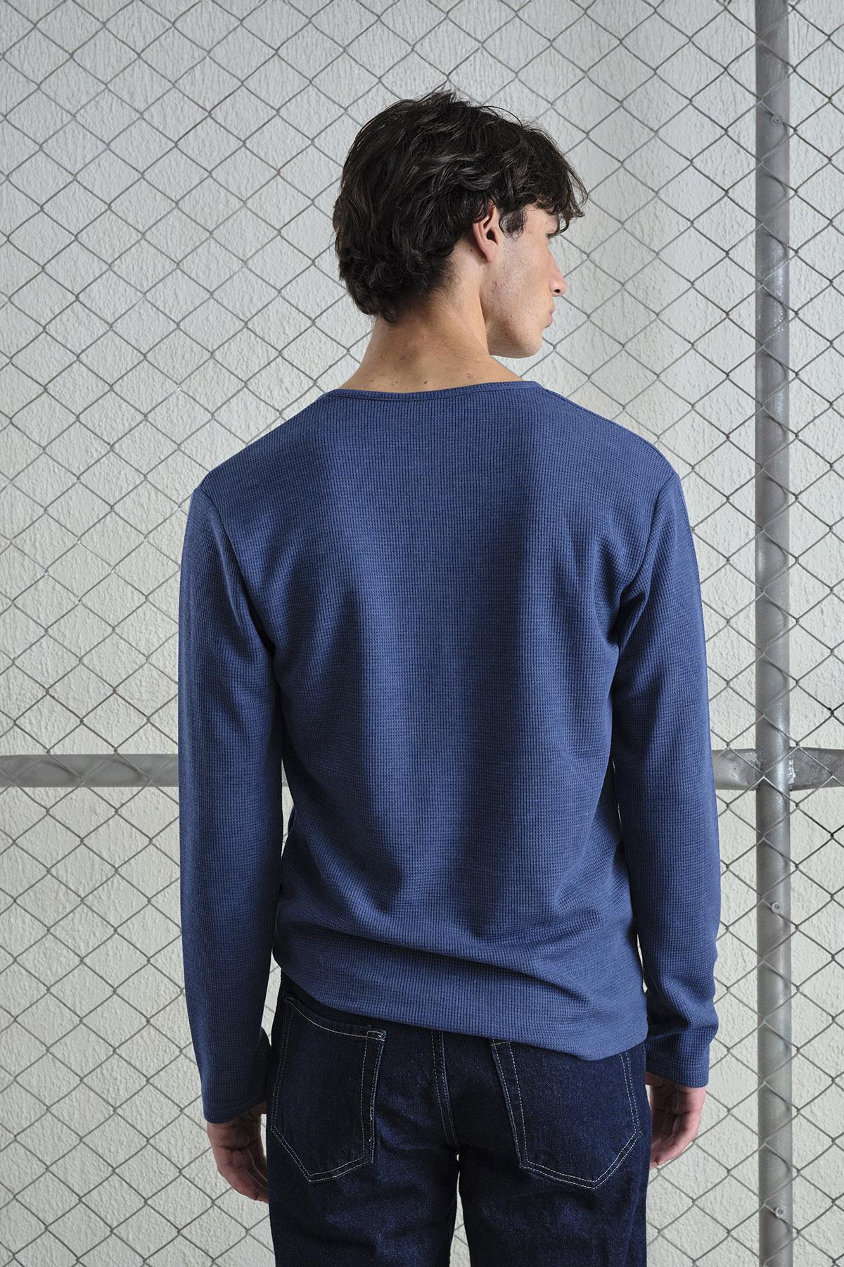 METAL ÇITÇITLI UZUN KOLLU INDIGO T-SHIRT