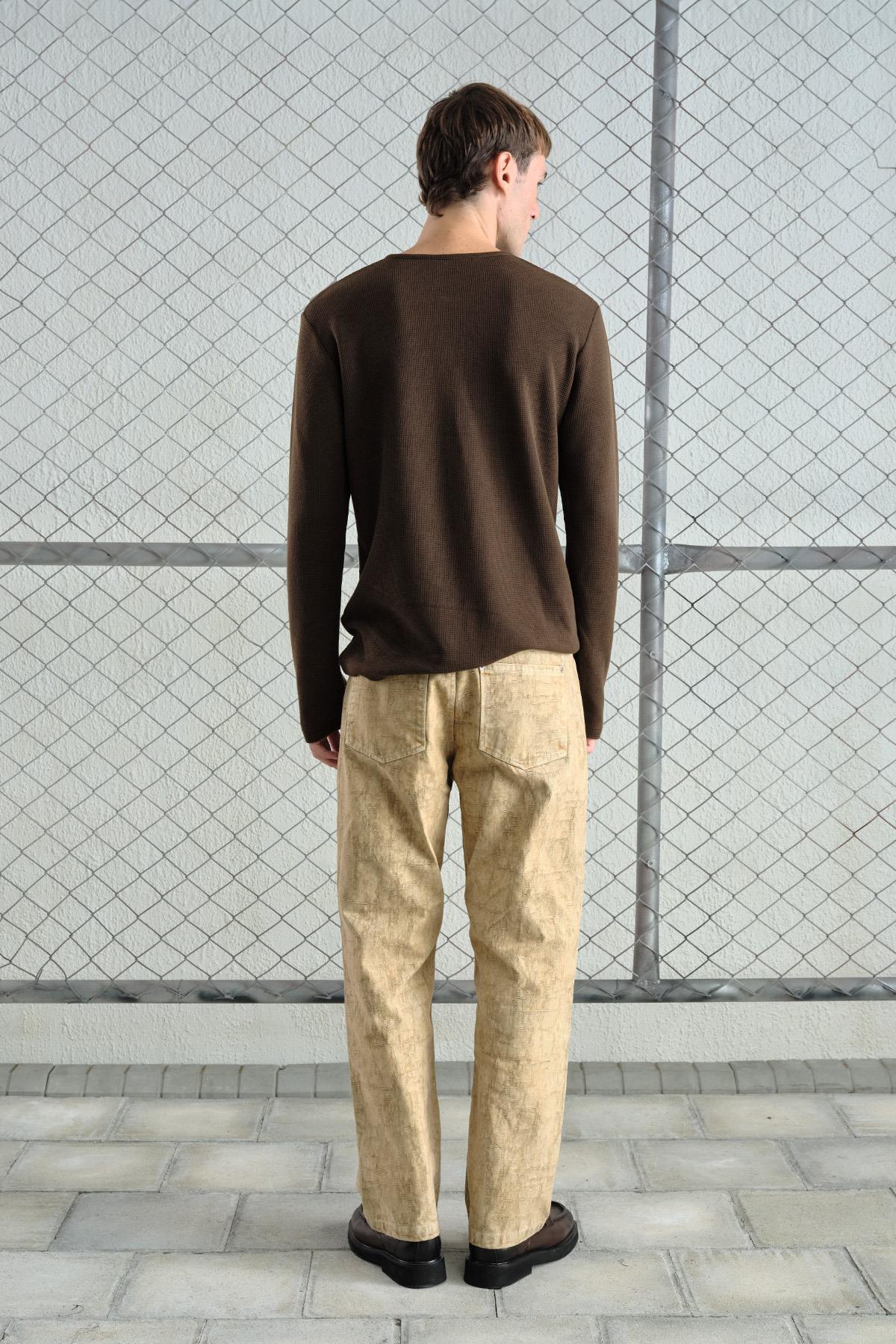 METAL ÇITÇITLI UZUN KOLLU KAHVERENGİ T-SHIRT