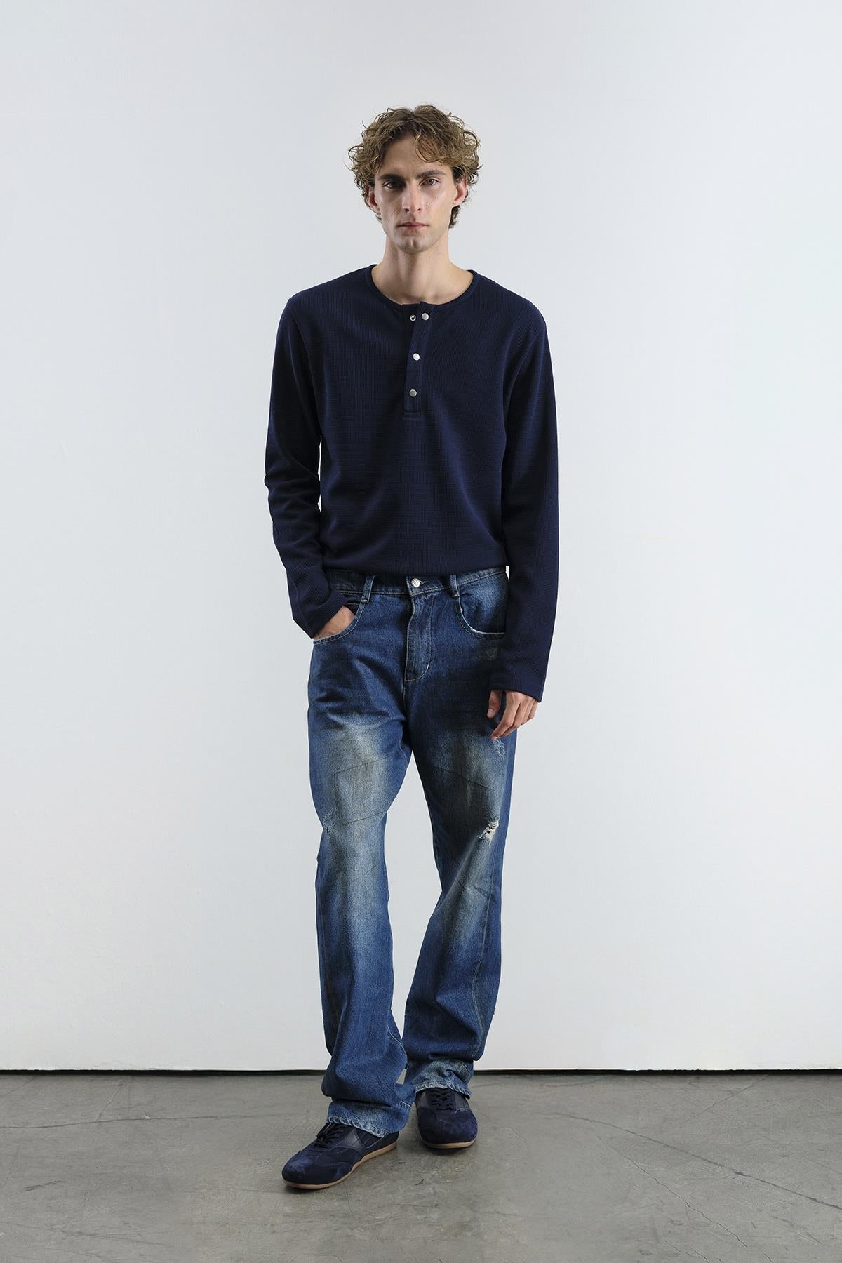 METAL ÇITÇITLI UZUN KOLLU LACİVERT T-SHIRT