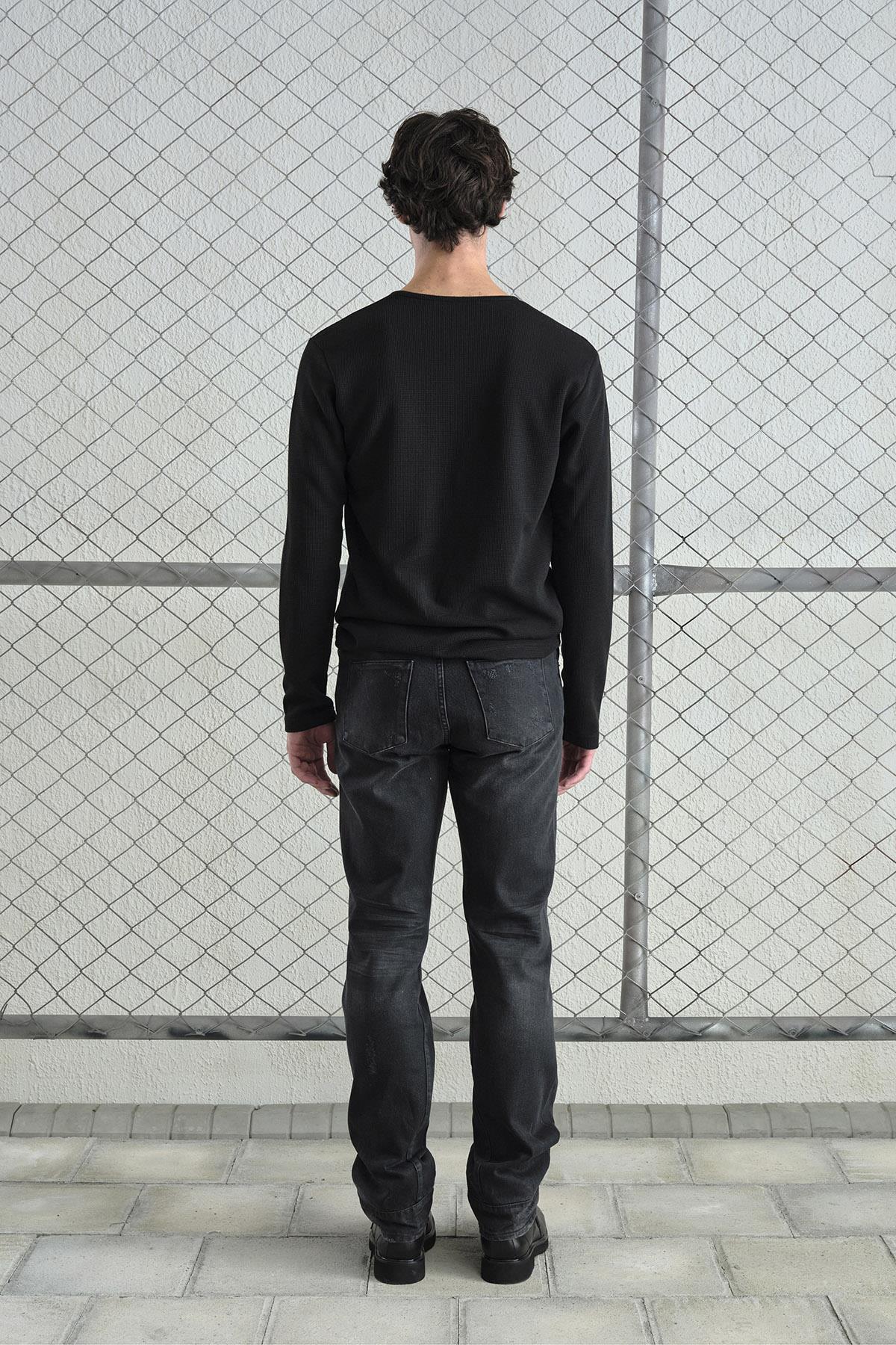 METAL ÇITÇITLI UZUN KOLLU SİYAH T-SHIRT