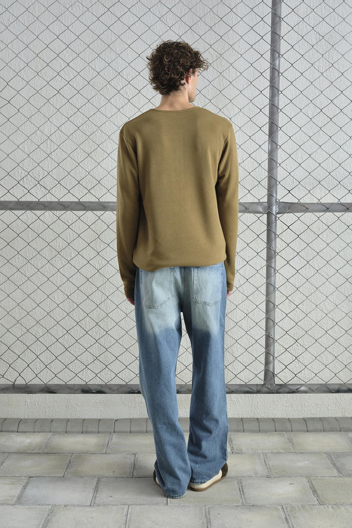 METAL ÇITÇITLI UZUN KOLLU TABA T-SHIRT