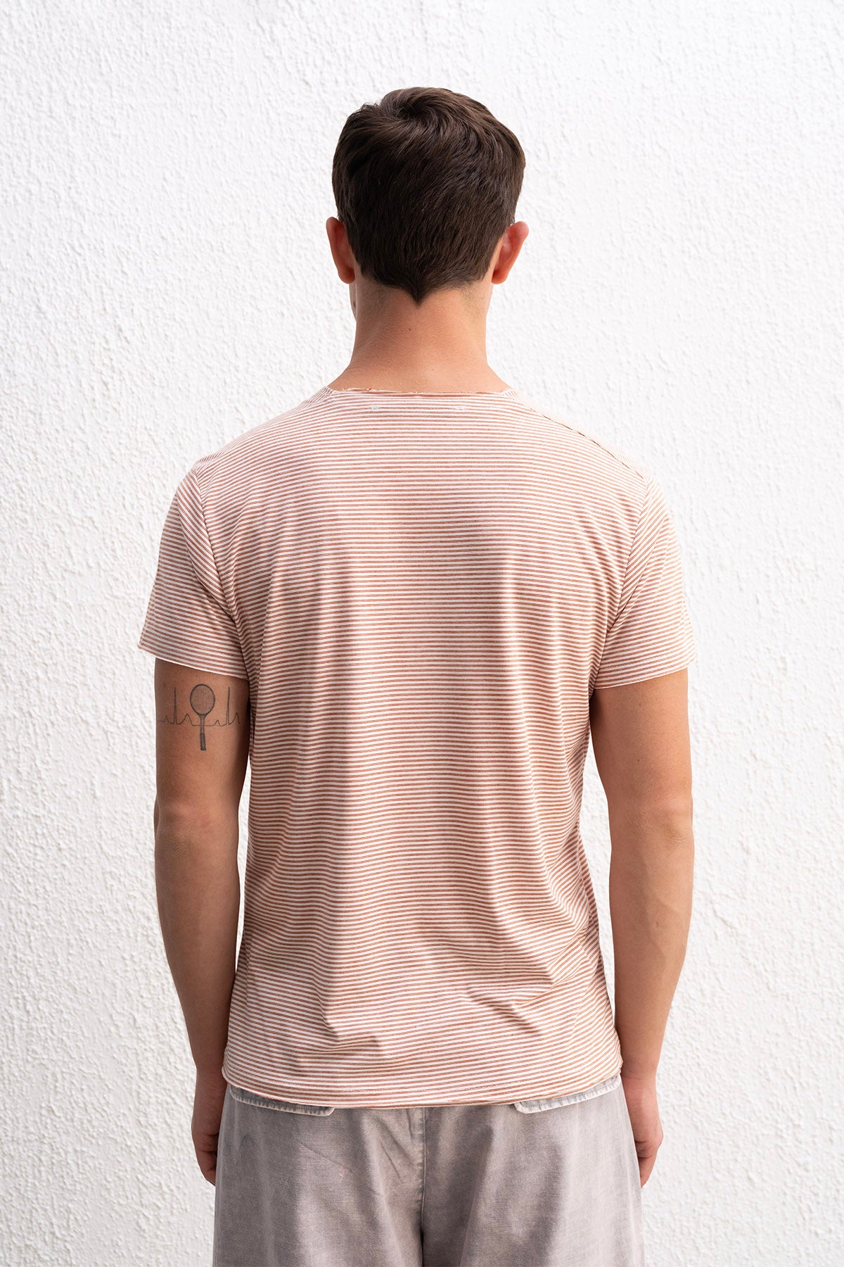 NAKIŞ DETAYLI ÇİZGİLİ KİREMİT T-SHIRT - KİREMİT M