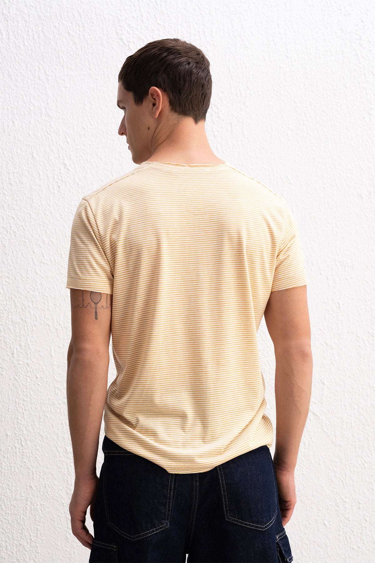 NAKIŞ DETAYLI ÇİZGİLİ SARI T-SHIRT - SARI M