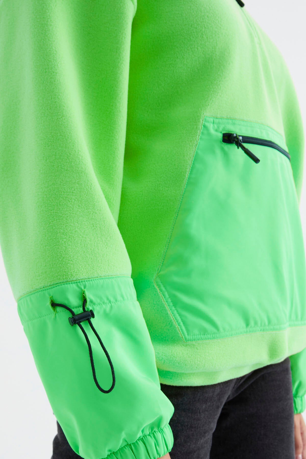 Neon Yeşil Etek Ucu Büzgülü Yarım Fermuarlı Oversize Kadın Polar Sweatshirt - 97238