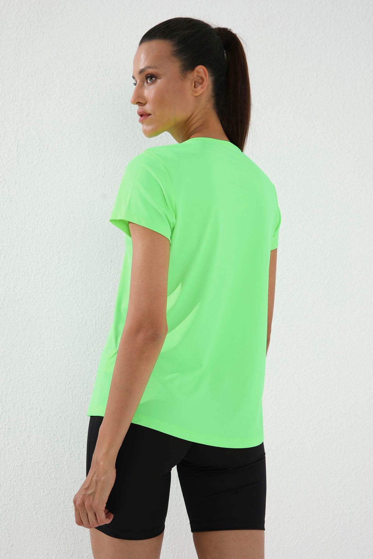 Neon Yeşil Basic Kısa Kol Standart Kalıp O Yaka Kadın T-Shirt - 97144