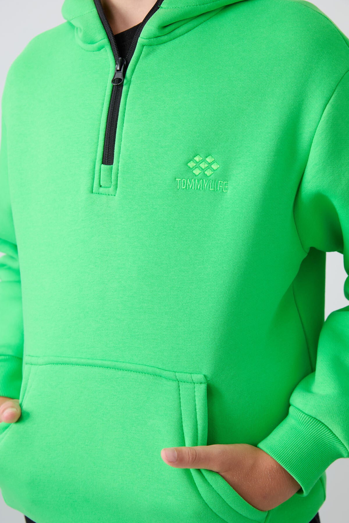 Neon Yeşil Pamuklu Kalın İçi Tüylü Standart Fit Nakışlı Erkek Çocuk Sweatshirt - 11244