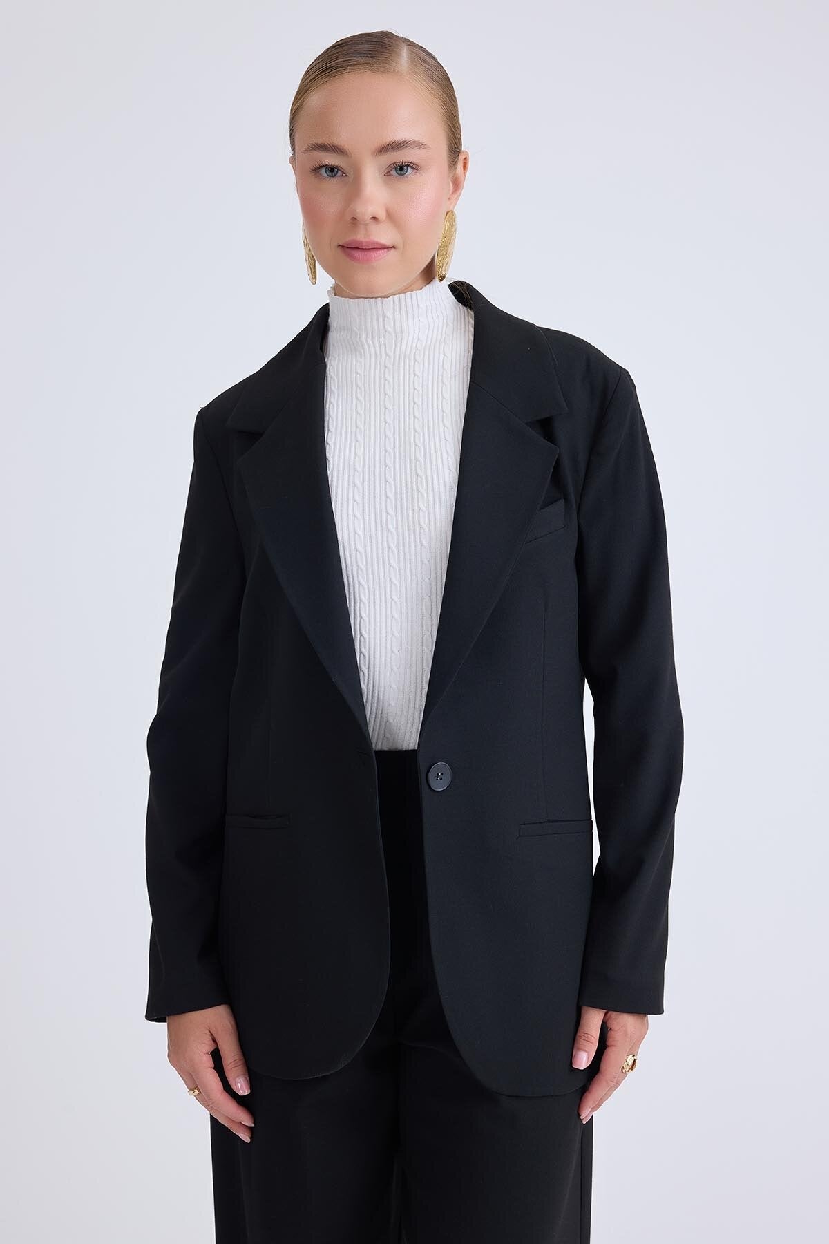 Önden Tek Düğme Kapamalı Blazer Ceket