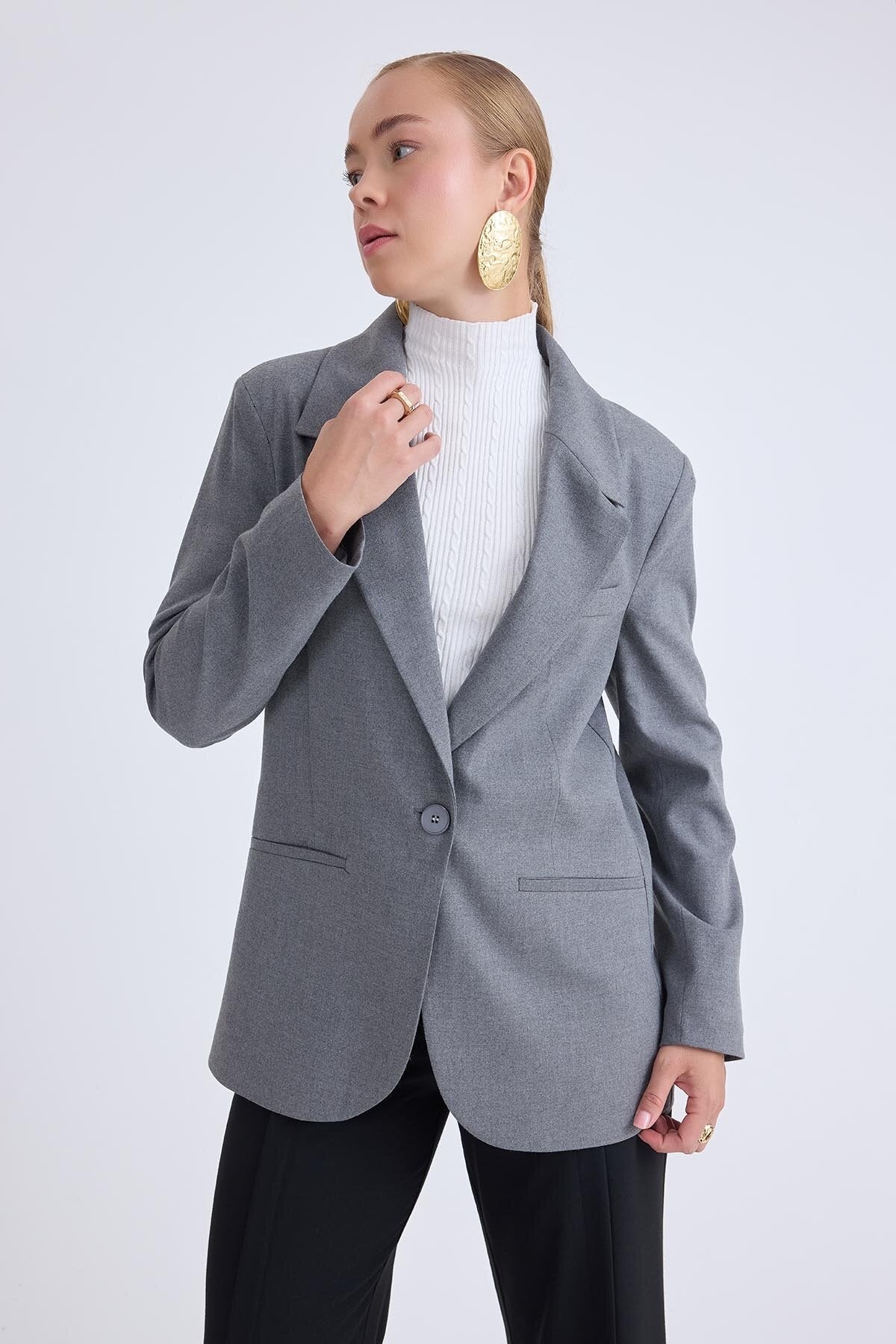Önden Tek Düğme Kapamalı Blazer Ceket