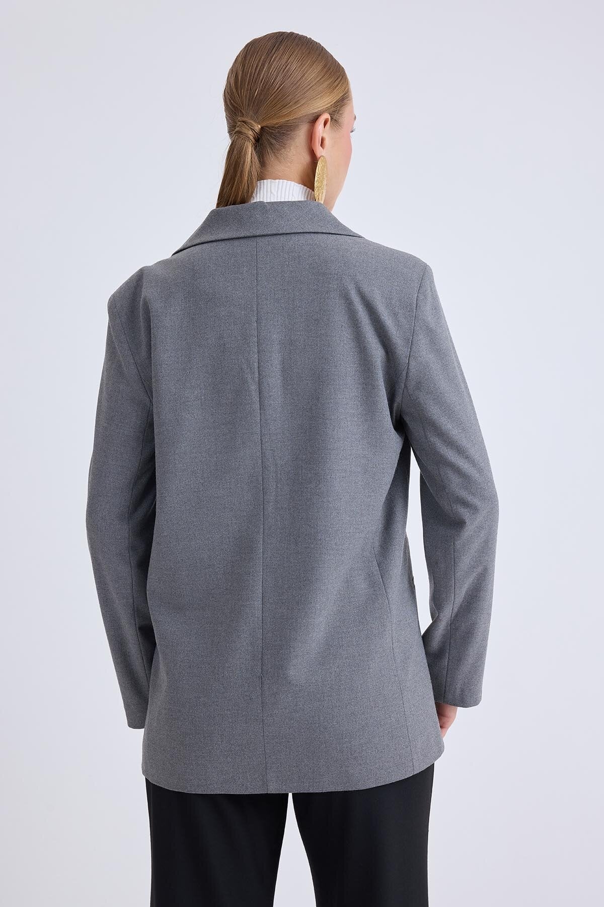Önden Tek Düğme Kapamalı Blazer Ceket