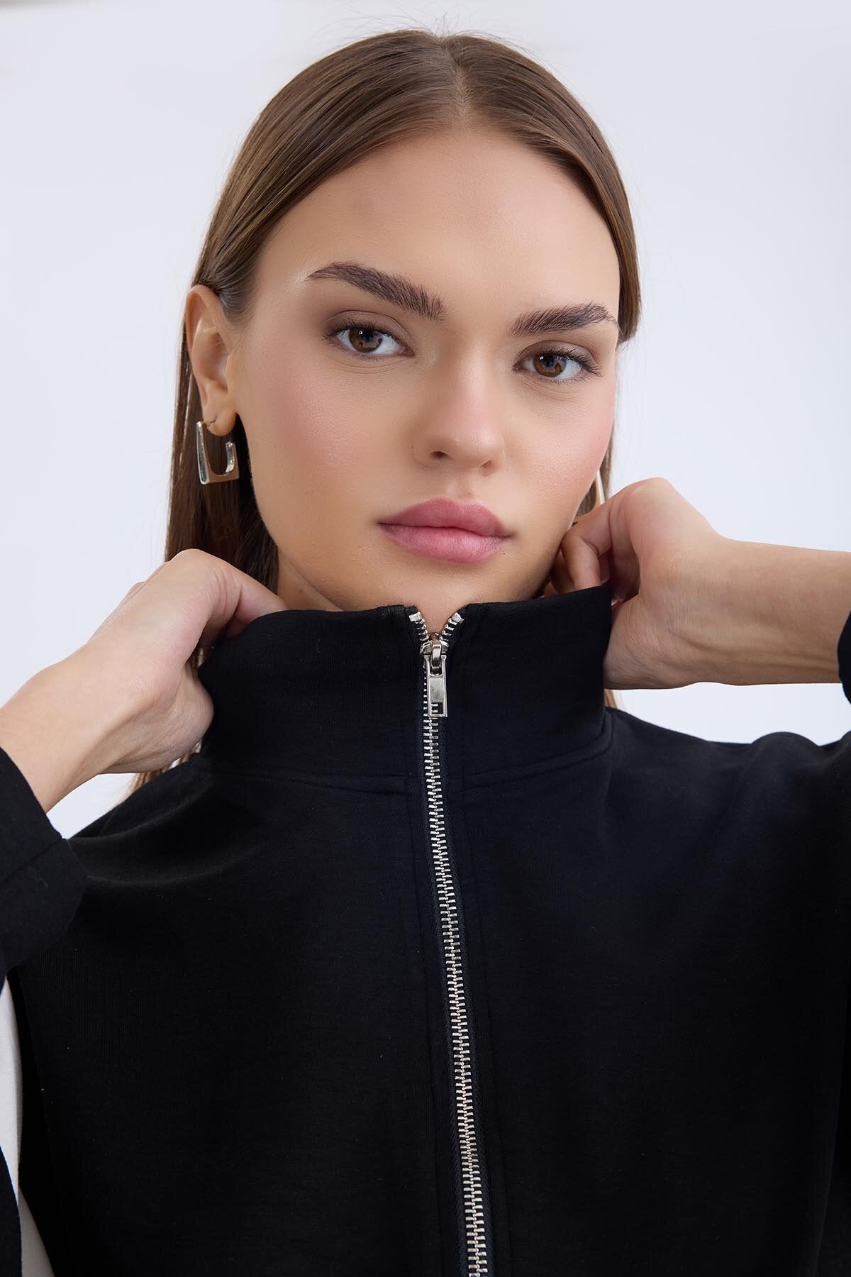 Önü Fermuarlı Uzun Kol Sweat