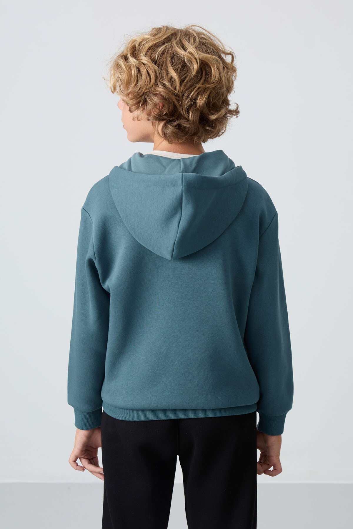 Orman Yeşil Pamuklu Kalın İçi Tüylü Yumuşak Dokulu Standart Fit Nakışlı Erkek Çocuk Sweatshirt - 11244
