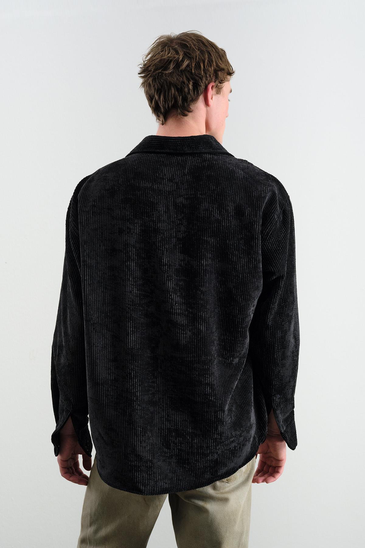 OVERSIZE DÖKÜMLÜ KADİFE SİYAH GÖMLEK