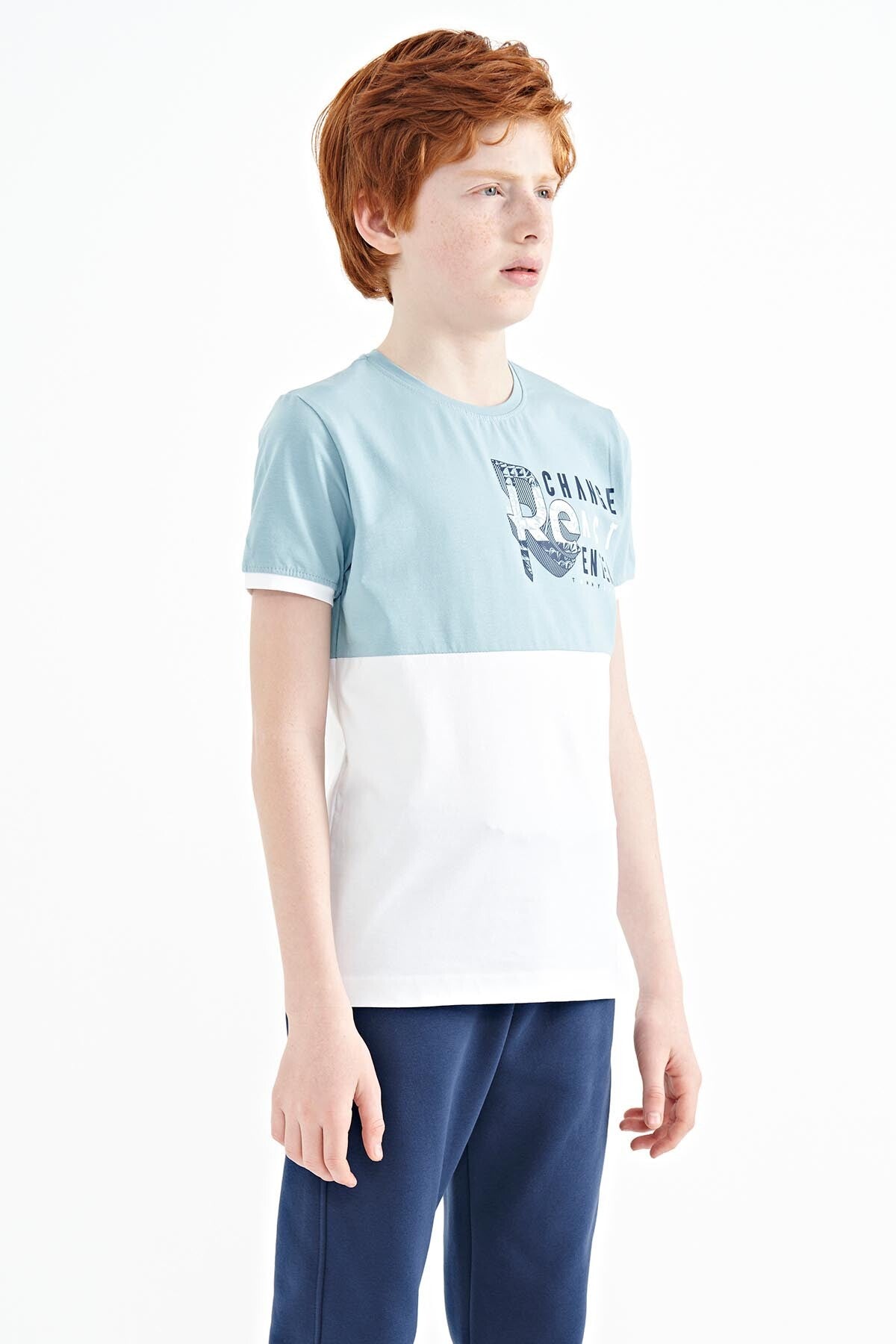 Açık Mavi Baskı Detaylı Renk Bloklu Standart Kalıp O Yaka Erkek Çocuk T-Shirt - 11107