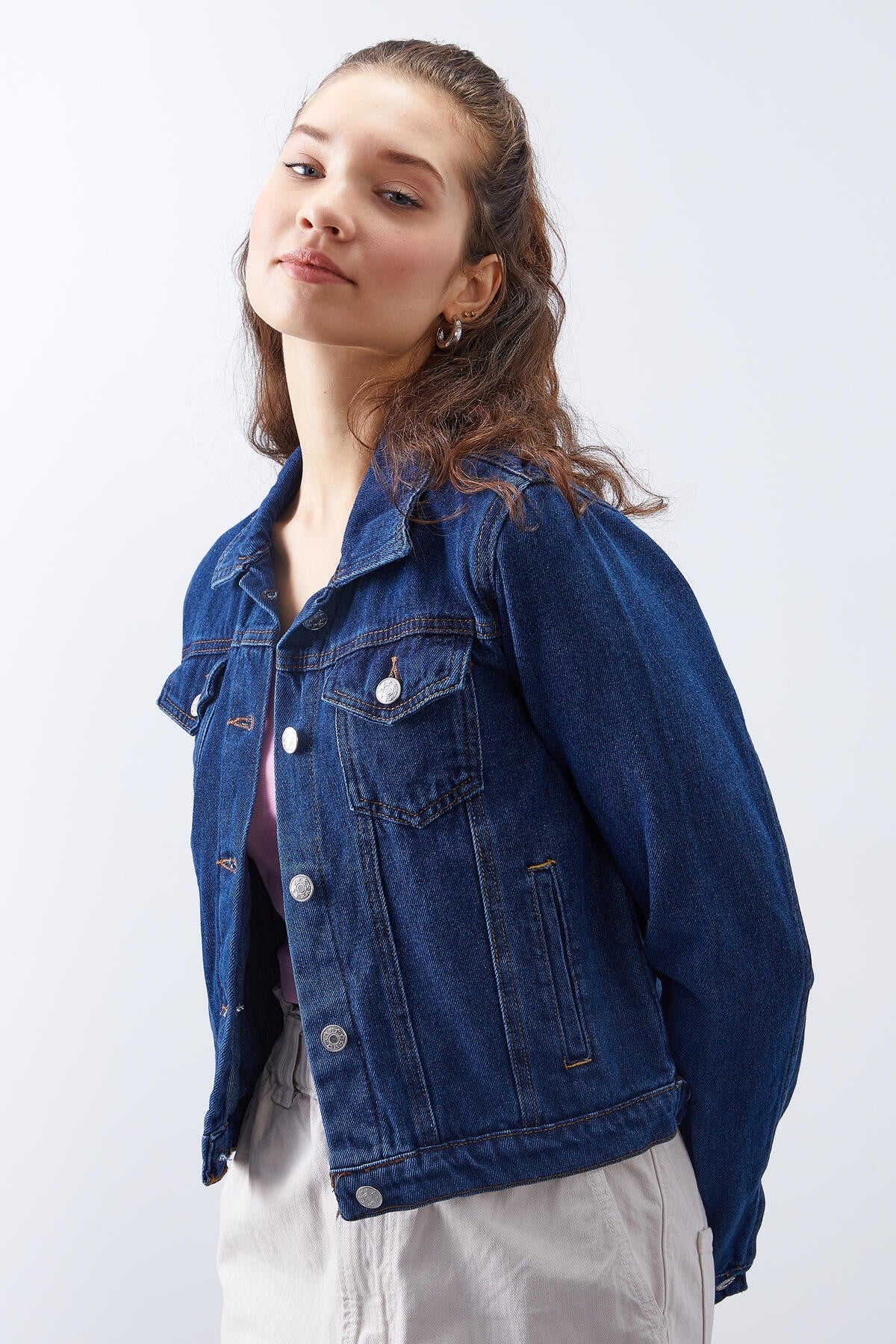 Açık Mavi Cepli Düğmeli Dar Kalıp Kadın Denim Ceket - 97187