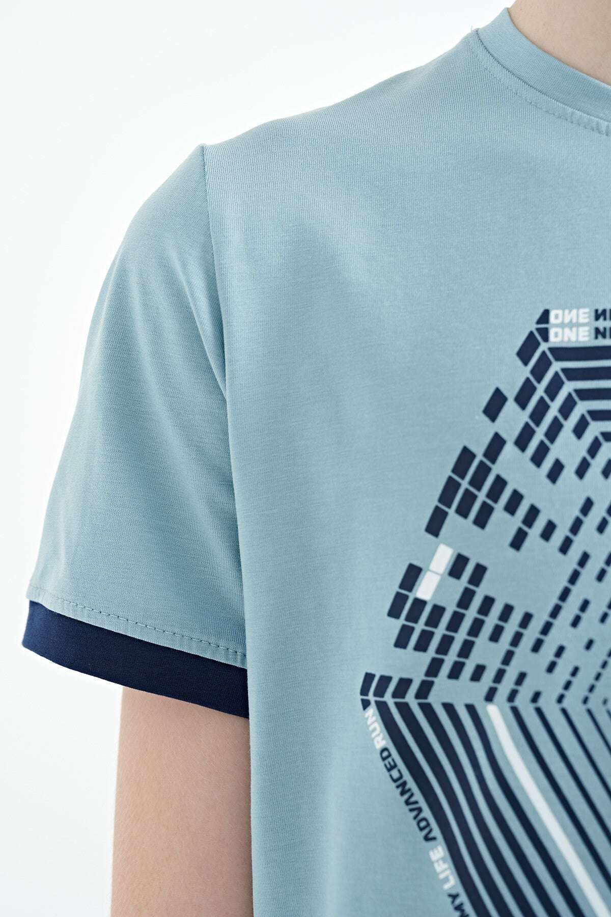 Açık Mavi Kol Ucu Renkli Detaylı Baskılı Standart Kalıp Erkek Çocuk T-Shirt - 11156