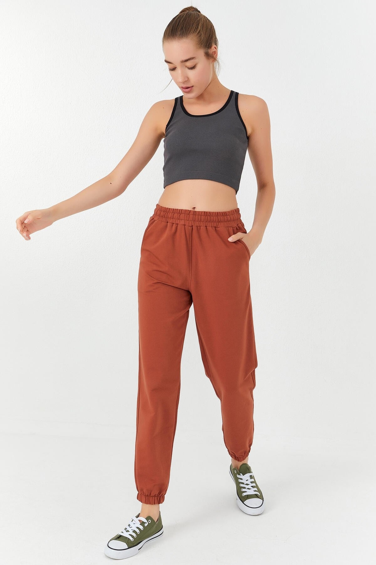 Antrasit Basic Sıfır Kol Dar Kalıp U Yaka Kadın Crop Top Atlet - 97160
