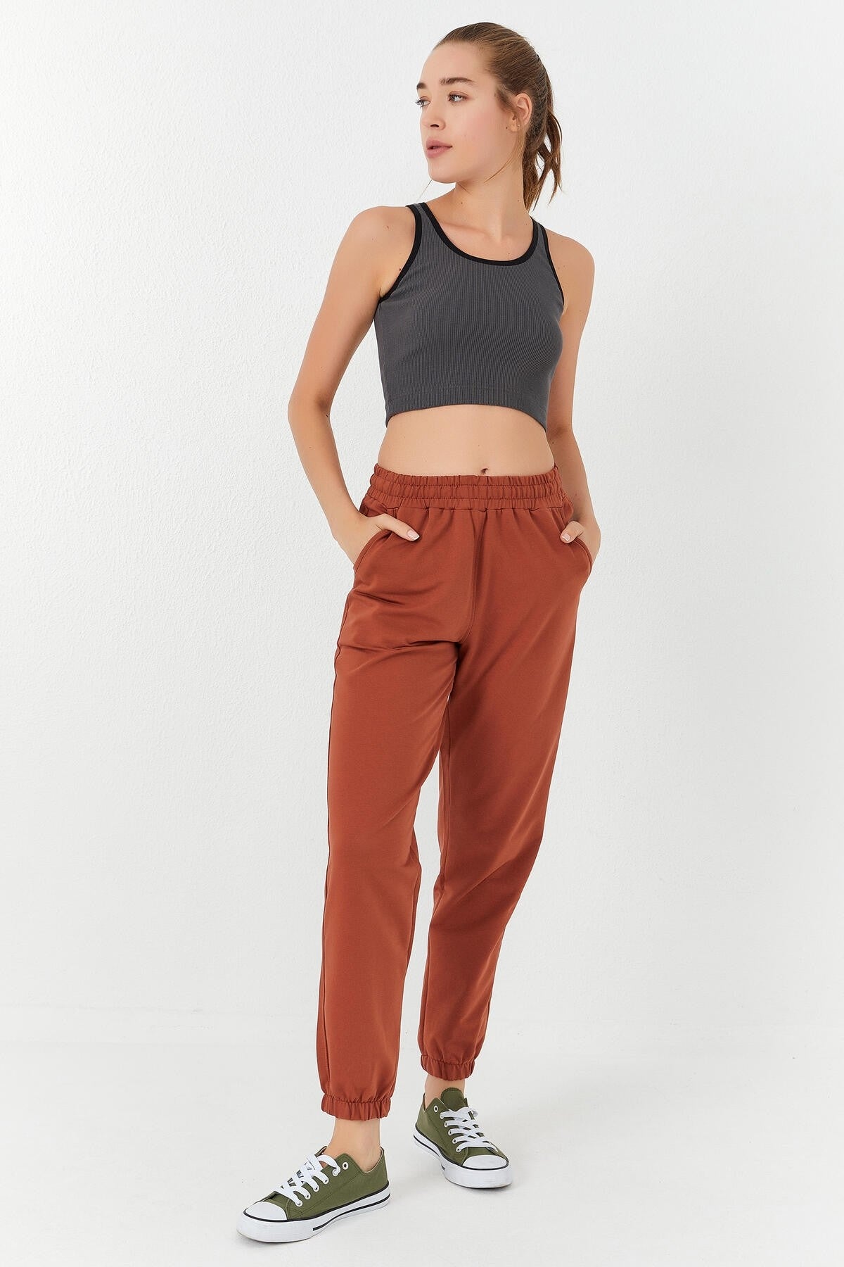 Antrasit Basic Sıfır Kol Dar Kalıp U Yaka Kadın Crop Top Atlet - 97160