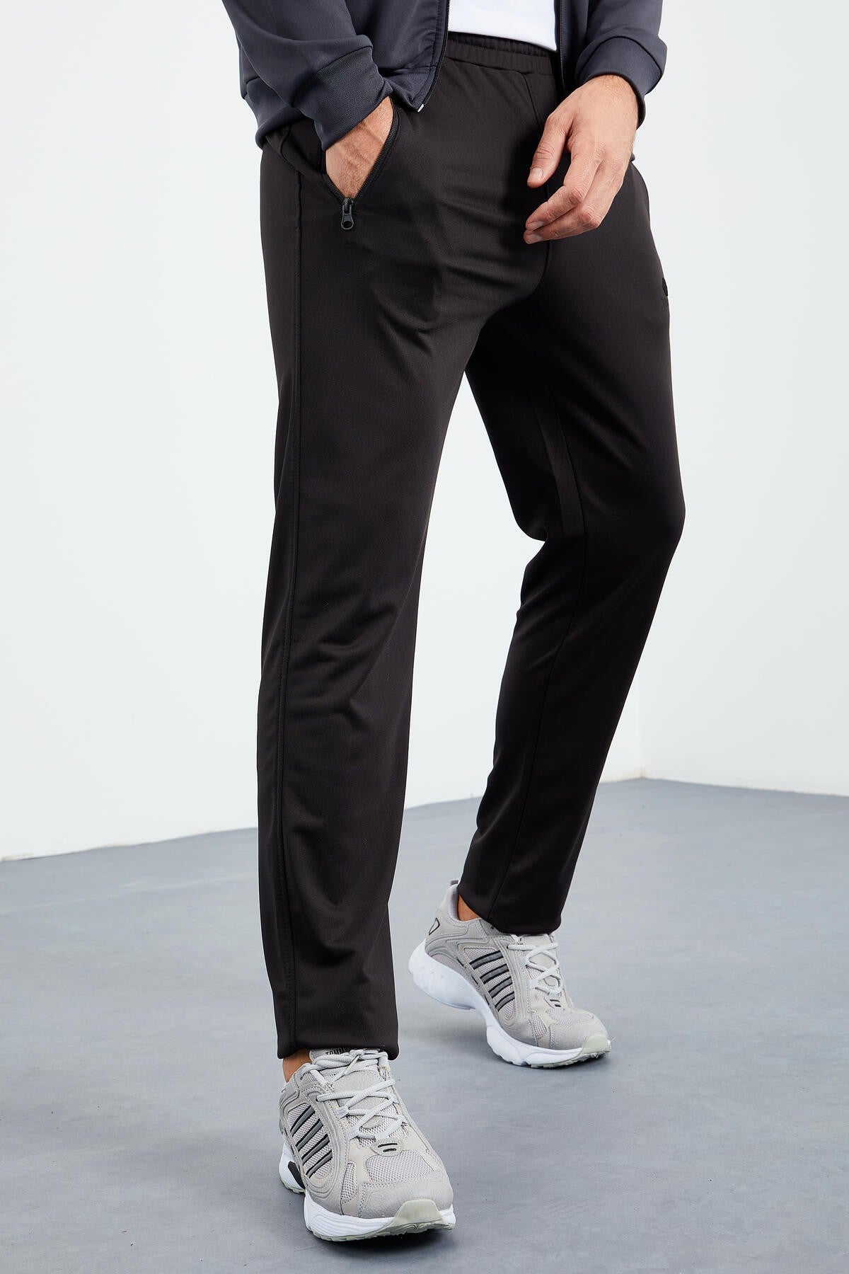 Antrasit - Siyah Dik Yaka Fermuarlı Standart Kalıp Klasik Paça Erkek Eşofman Takımı  - 85162