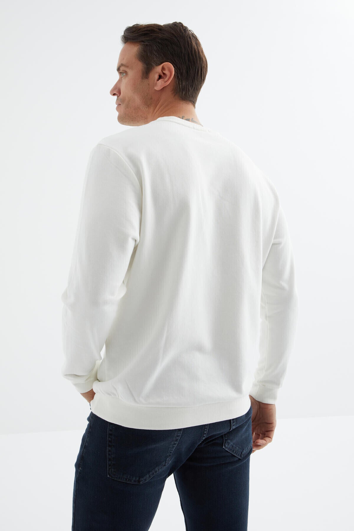 Beyaz Basic O Yaka Rahat Form Erkek Sweatshirt - 88053