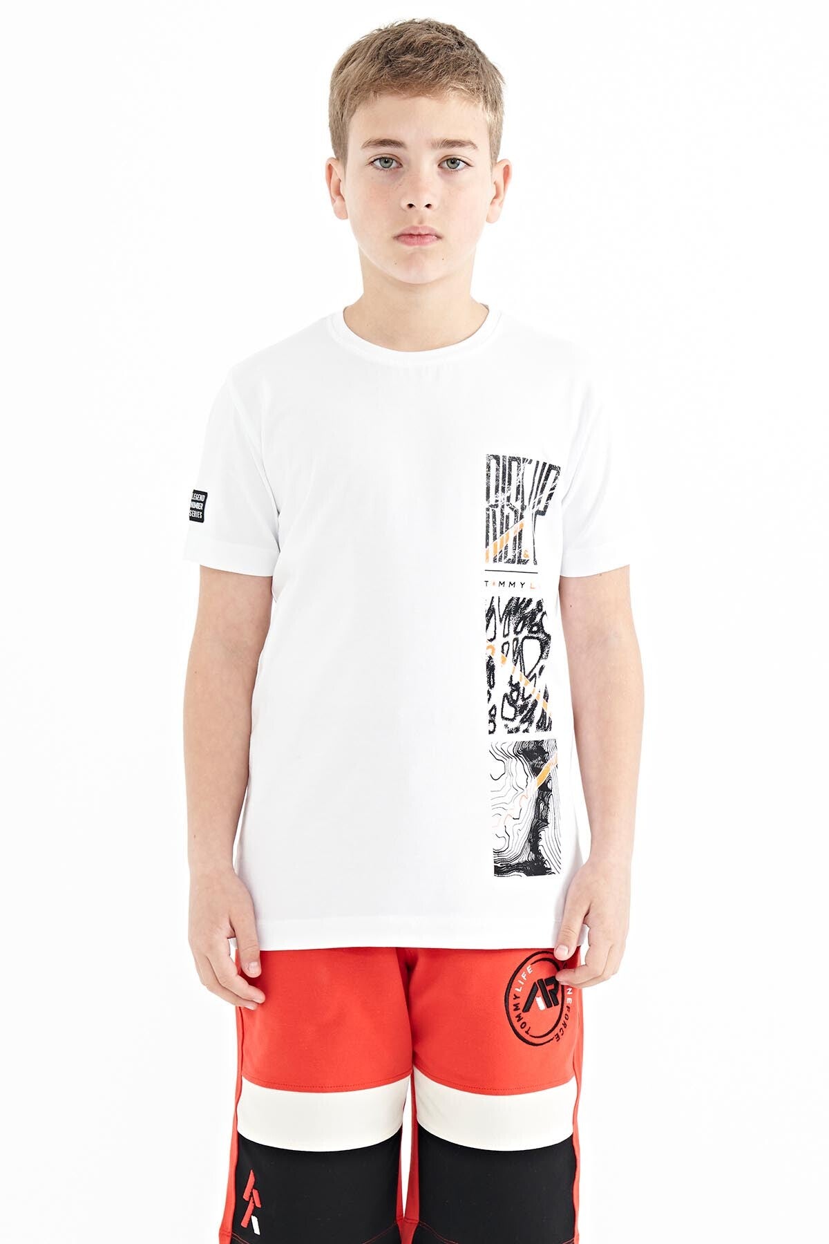 Beyaz Baskı Detaylı O Yaka Standart Kalıp Erkek Çocuk T-Shirt - 11104
