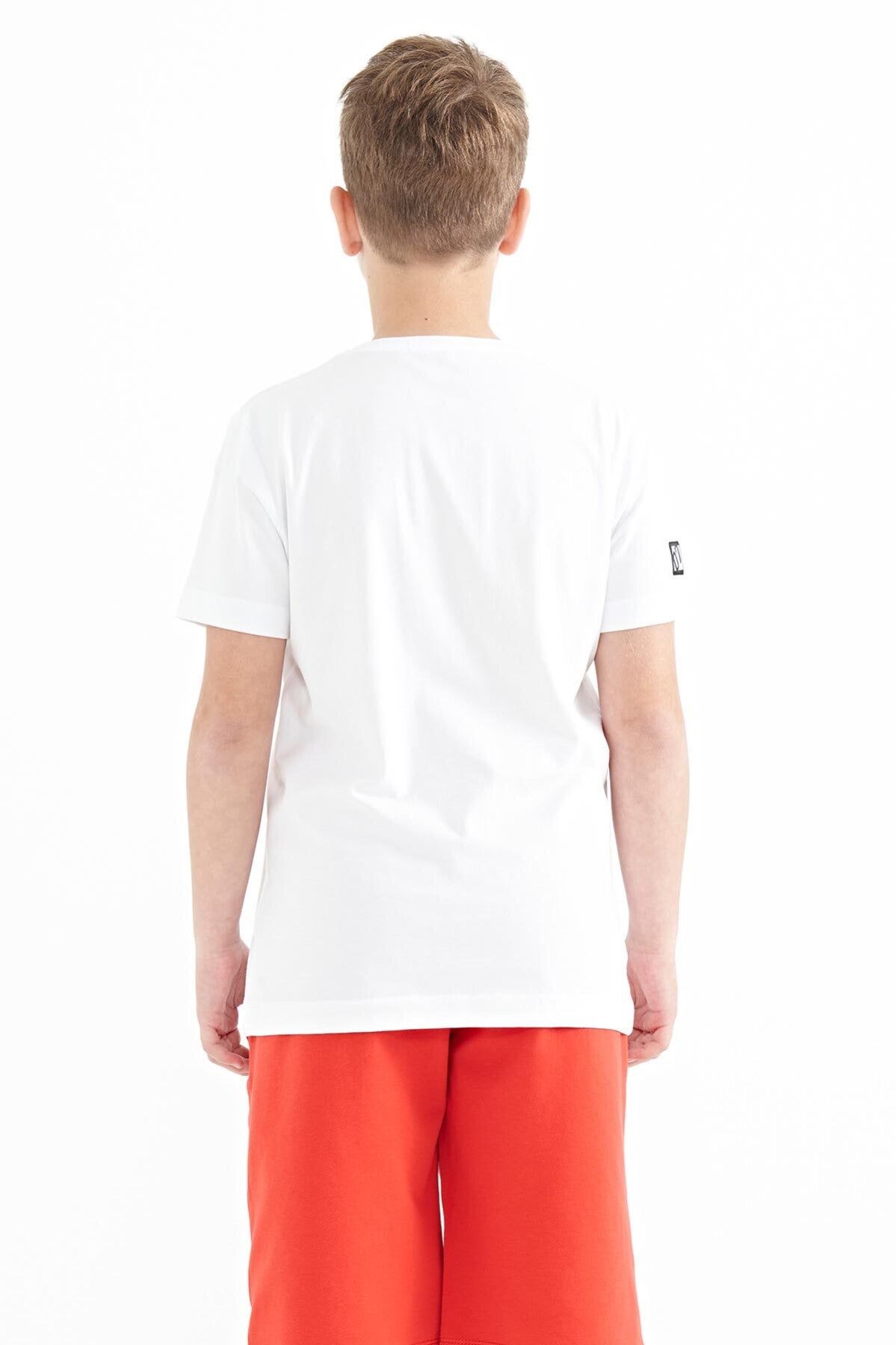 Beyaz Baskı Detaylı O Yaka Standart Kalıp Erkek Çocuk T-Shirt - 11104