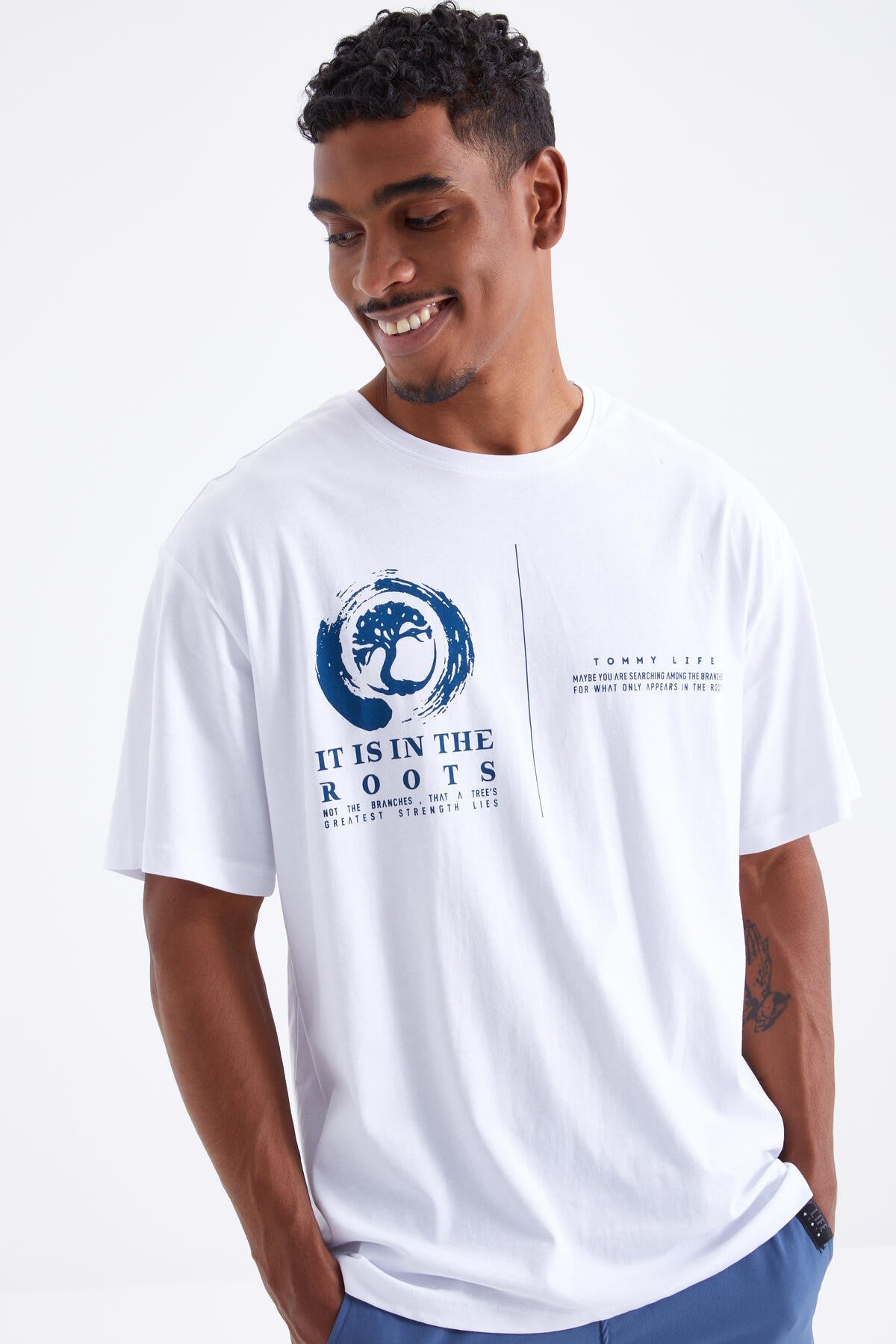 Beyaz Minimal Baskılı O Yaka Erkek Oversize T-Shirt  - 88096