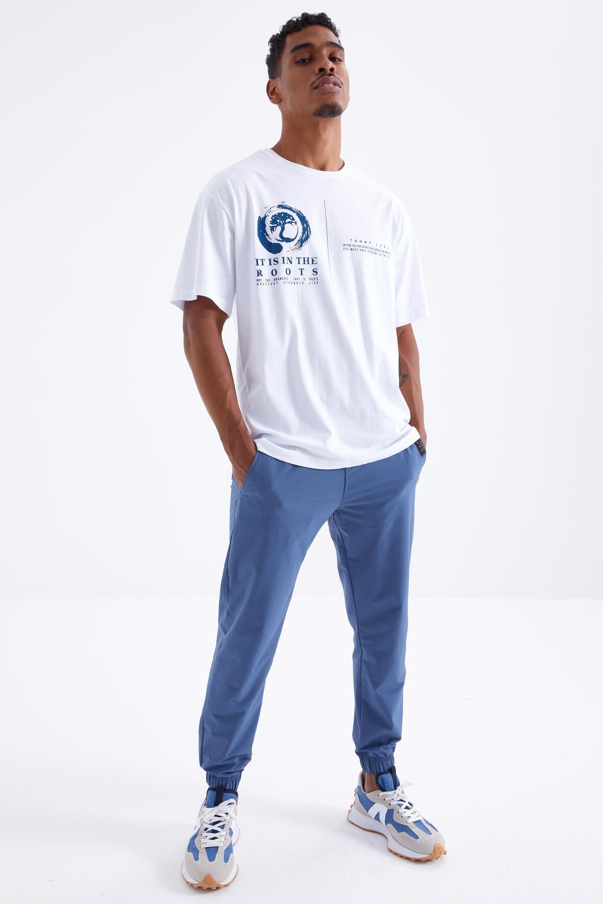Beyaz Minimal Baskılı O Yaka Erkek Oversize T-Shirt  - 88096