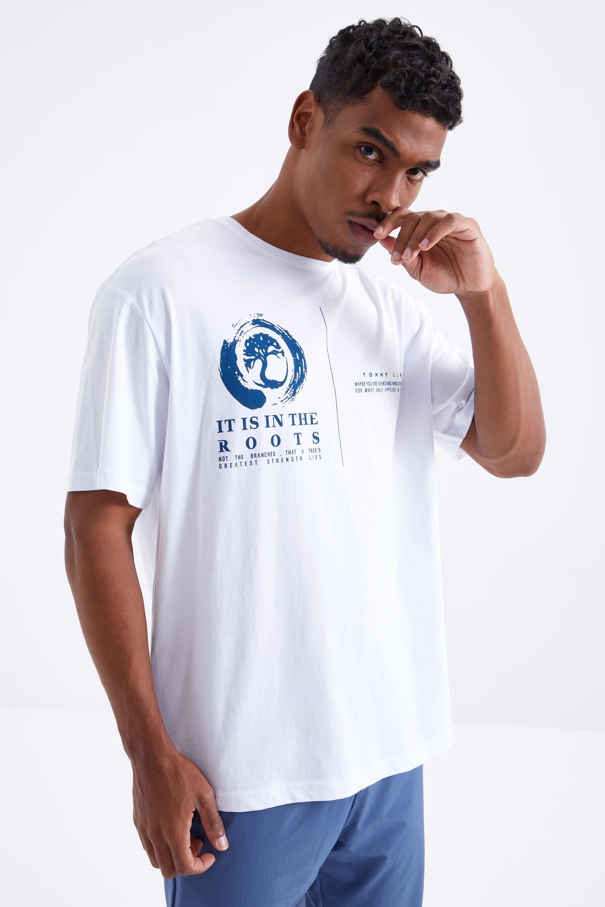 Beyaz Minimal Baskılı O Yaka Erkek Oversize T-Shirt  - 88096