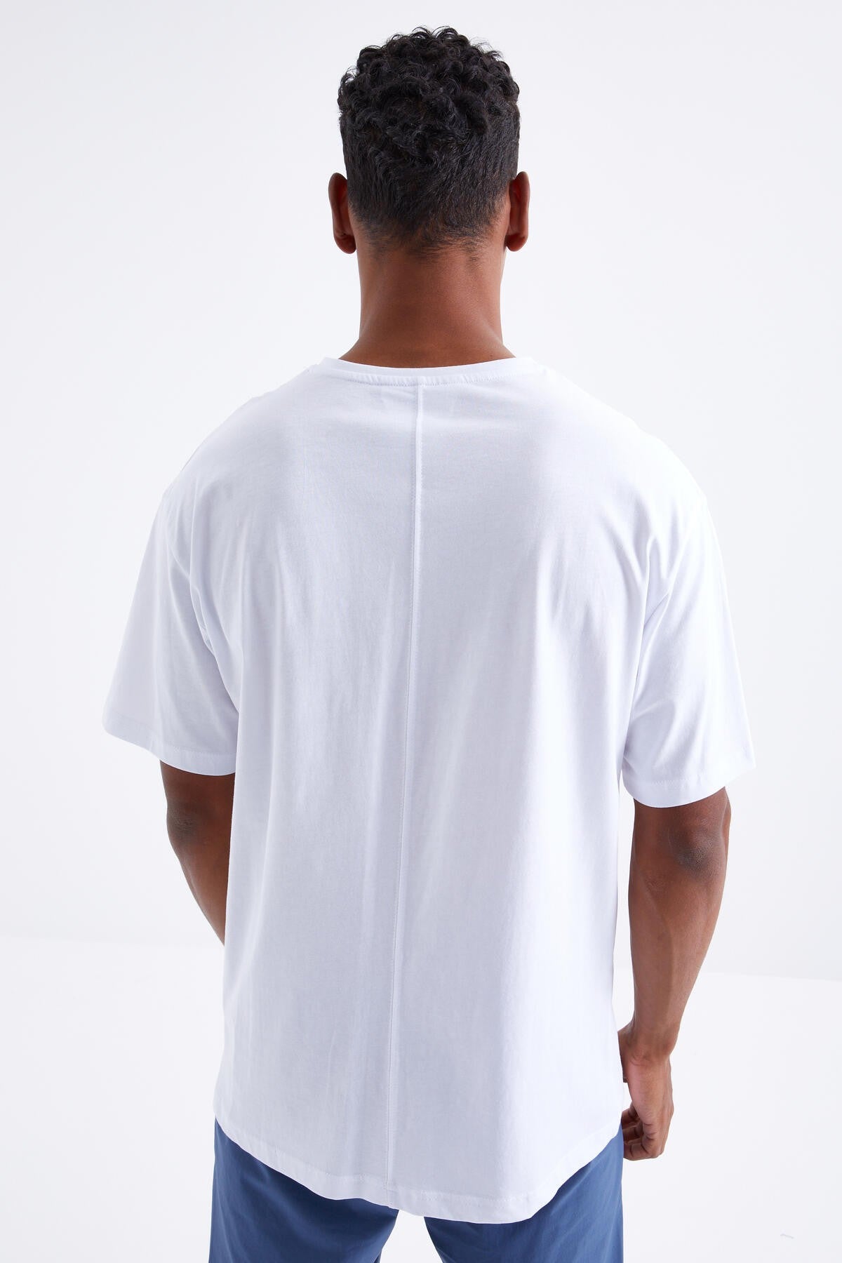 Beyaz Minimal Baskılı O Yaka Erkek Oversize T-Shirt  - 88096
