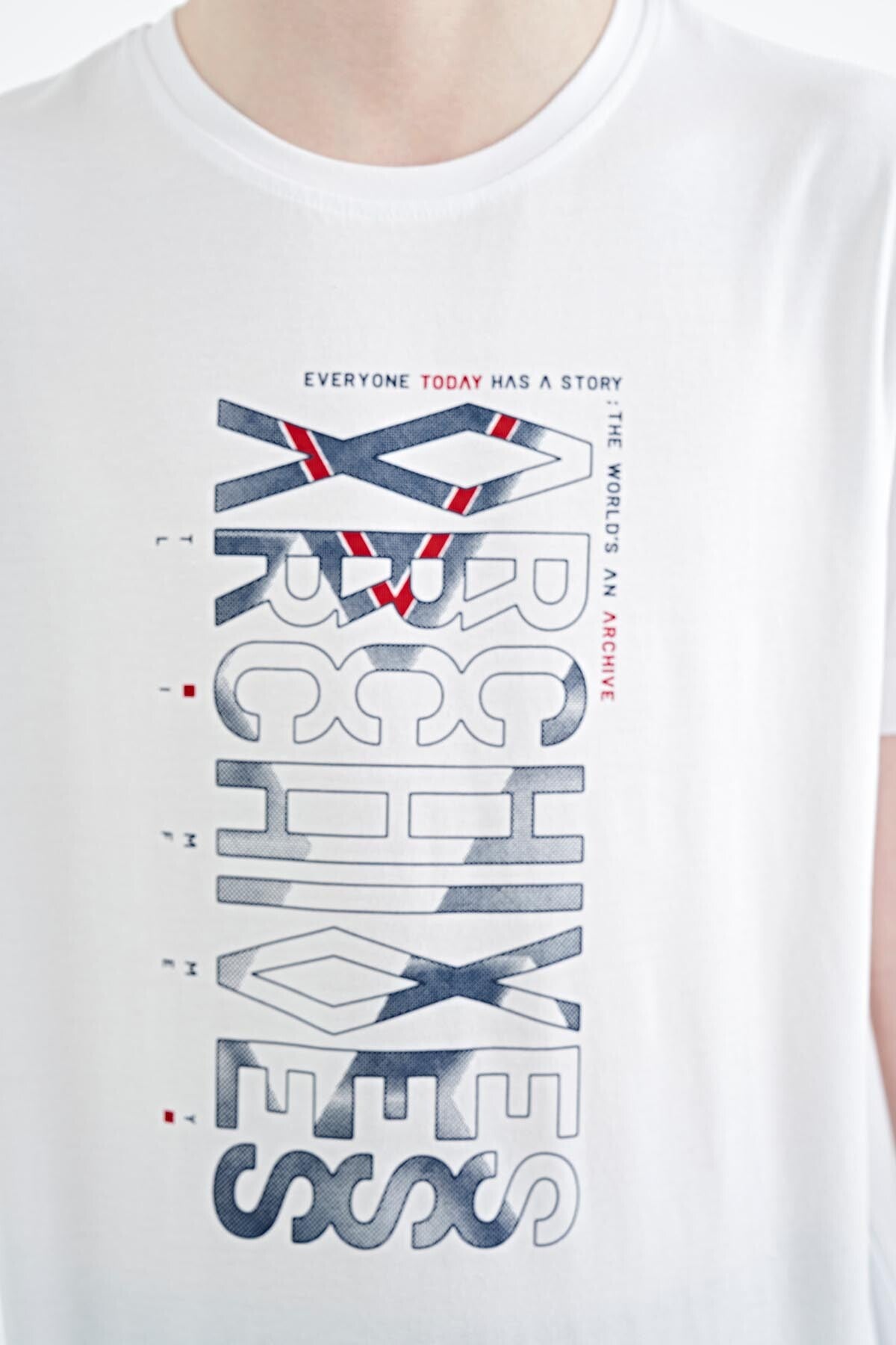Beyaz Ön Baskı Detaylı O Yaka Standart Kalıp Erkek Çocuk T-Shirt - 11099