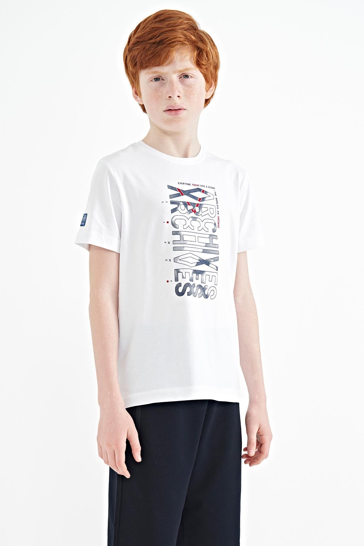 Beyaz Ön Baskı Detaylı O Yaka Standart Kalıp Erkek Çocuk T-Shirt - 11099