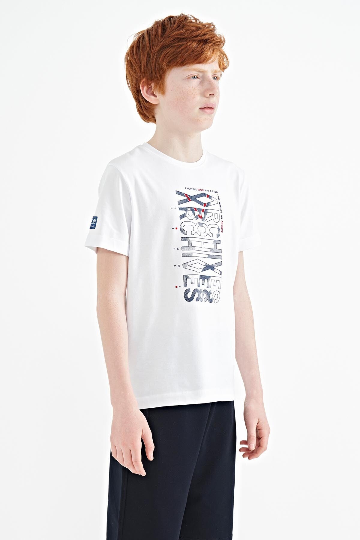Beyaz Ön Baskı Detaylı O Yaka Standart Kalıp Erkek Çocuk T-Shirt - 11099