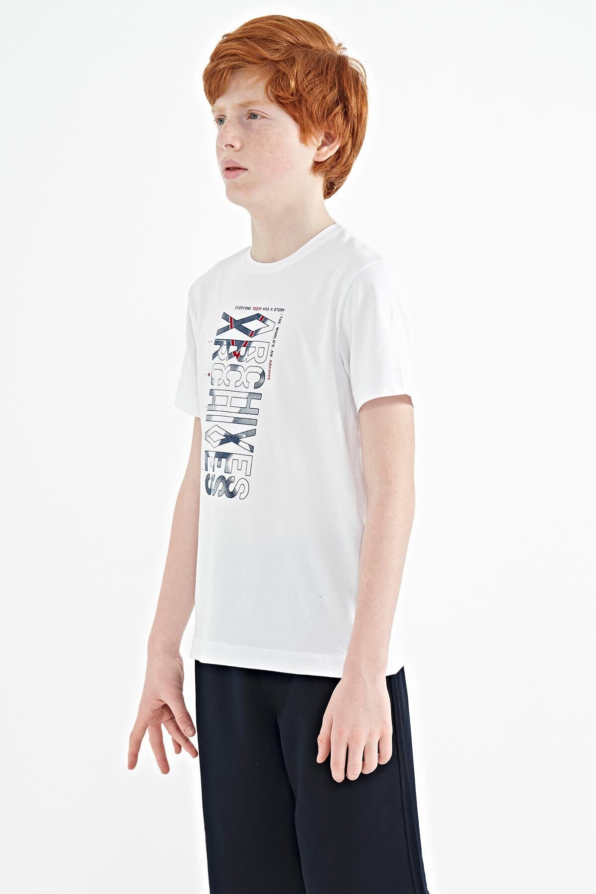 Beyaz Ön Baskı Detaylı O Yaka Standart Kalıp Erkek Çocuk T-Shirt - 11099