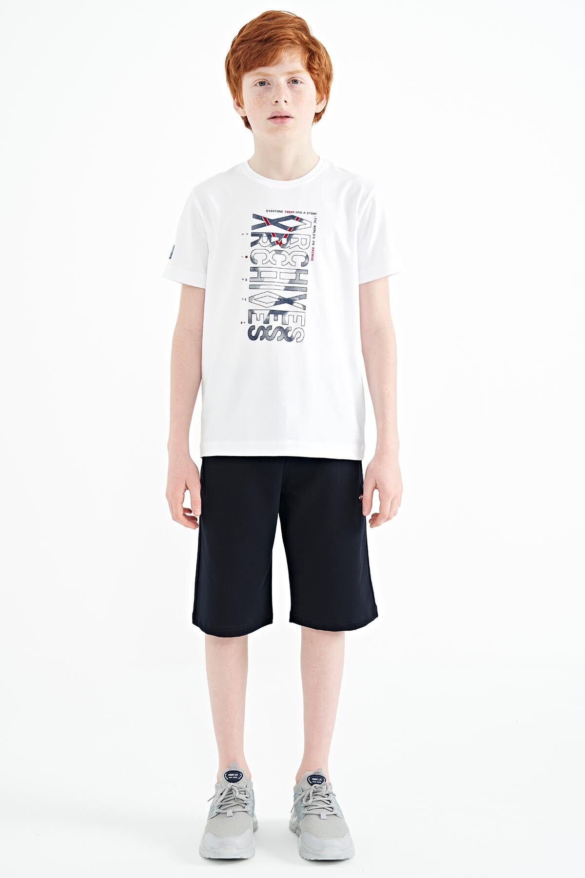 Beyaz Ön Baskı Detaylı O Yaka Standart Kalıp Erkek Çocuk T-Shirt - 11099