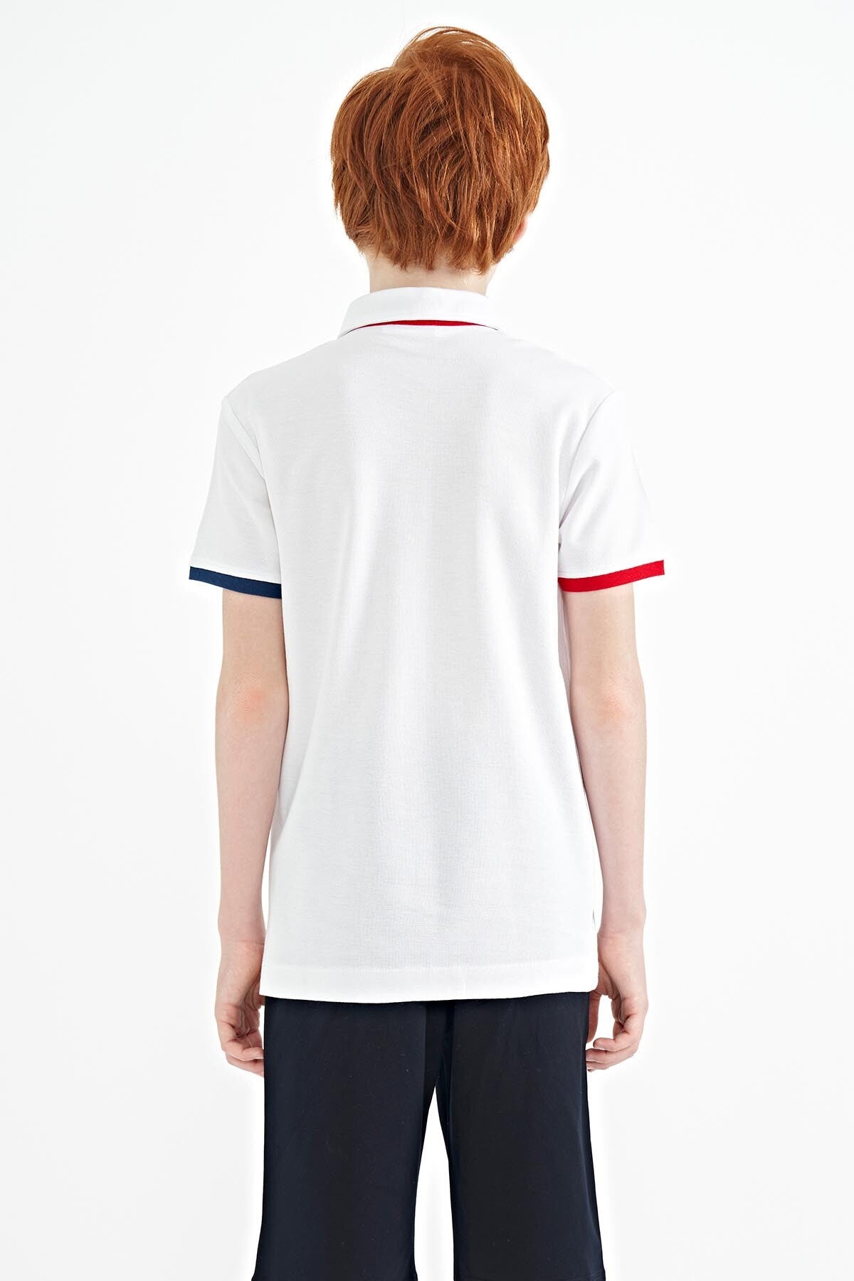 Beyaz Ön Cep Detaylı Baskılı Standart Kalıp Polo Yaka Erkek Çocuk T-Shirt - 11102