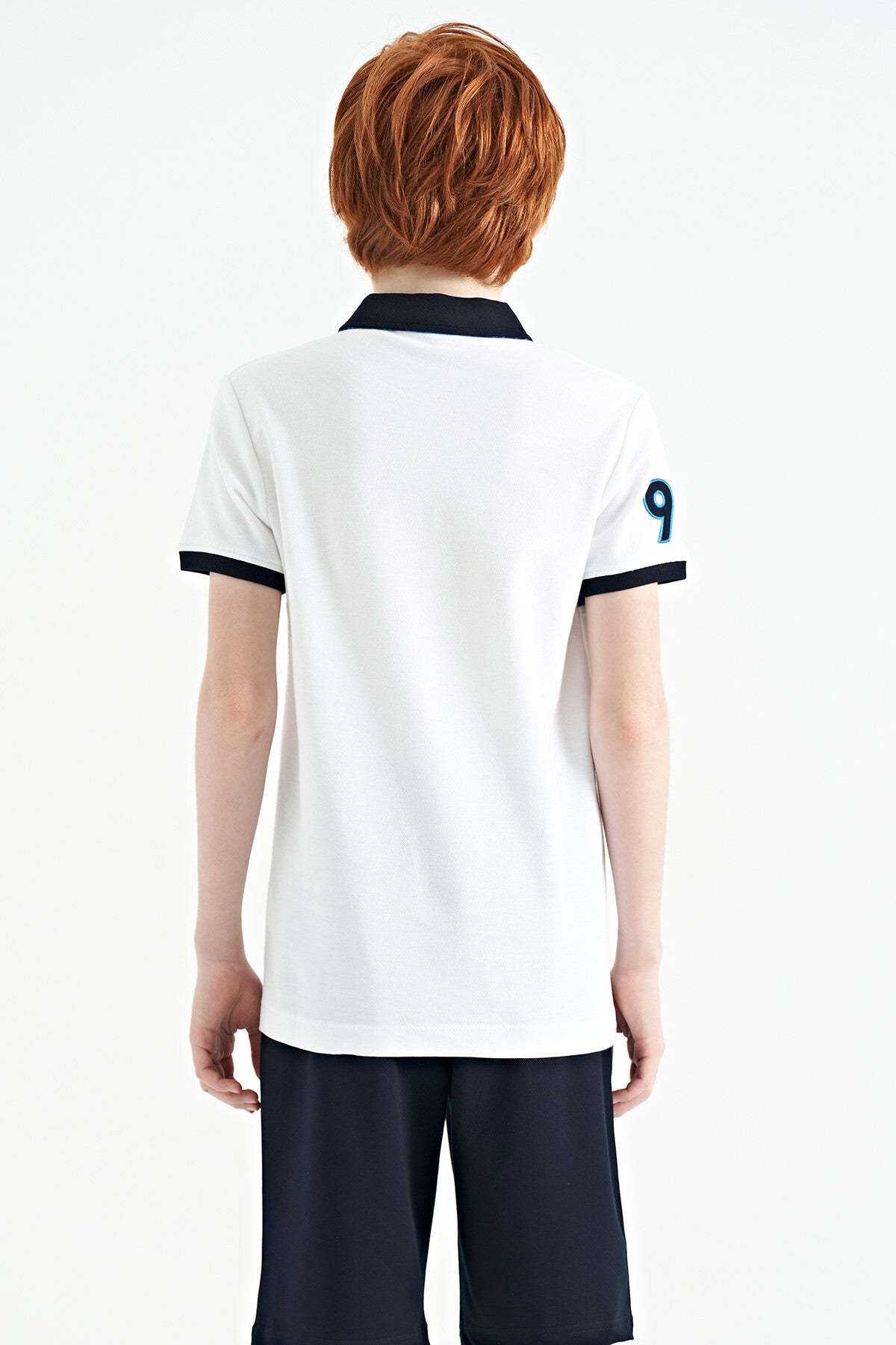 Beyaz Şerit Baskı Detaylı Pola Yaka Standart Kalıp Erkek Çocuk T-Shirt - 11162