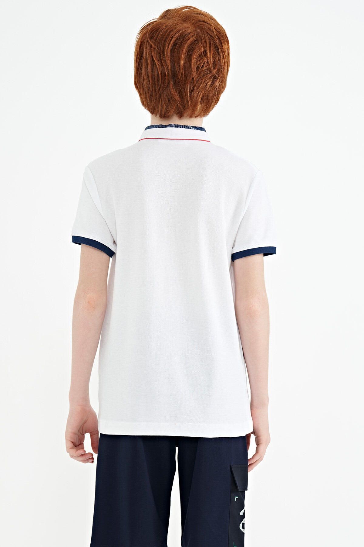 Beyaz Yakası Renk Bloklu Baskı Detaylı Standart Kalıp Erkek Çocuk T-Shirt - 11111